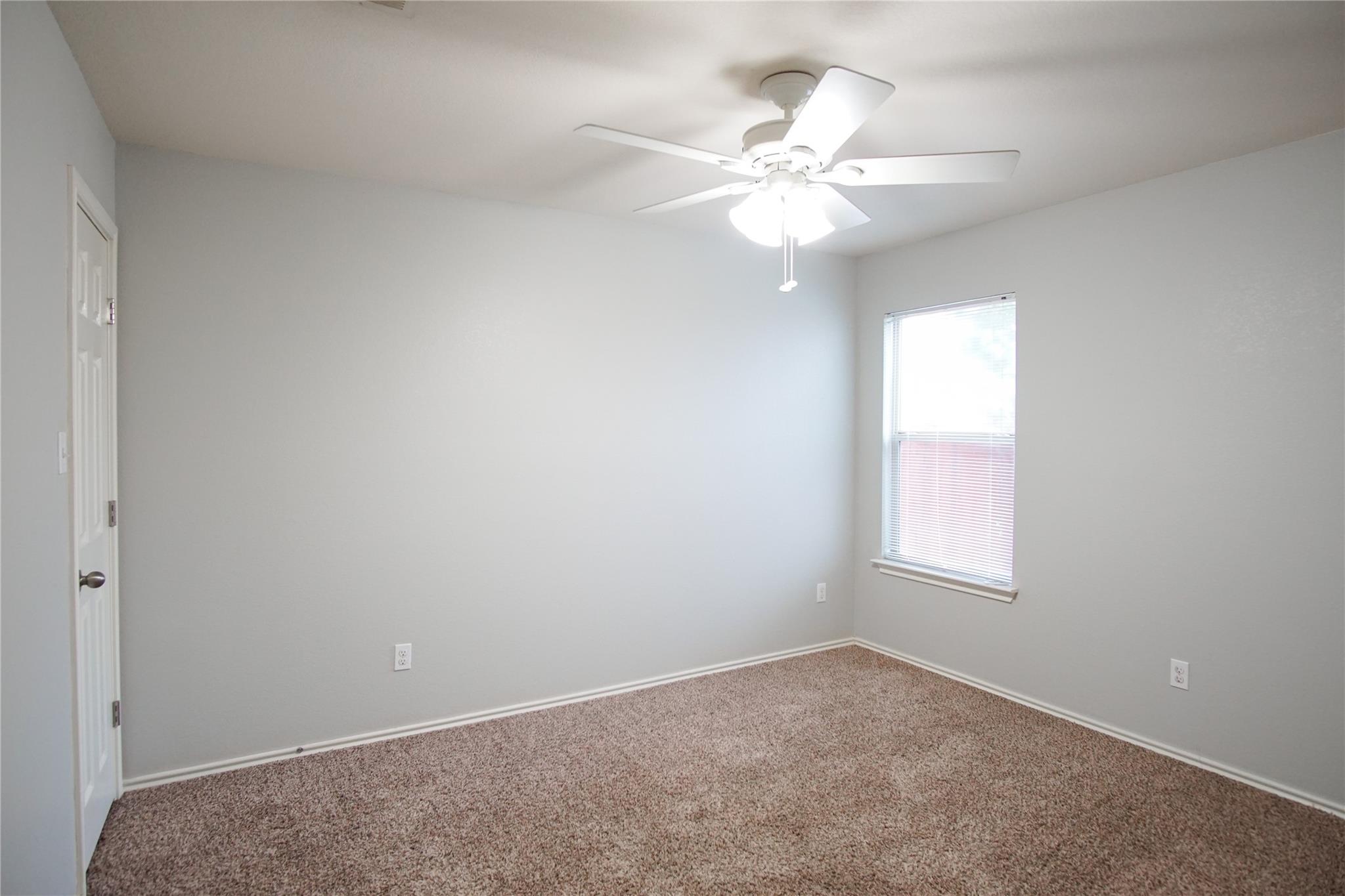 210 Kings Ridge Dr, Buda, TX 78610