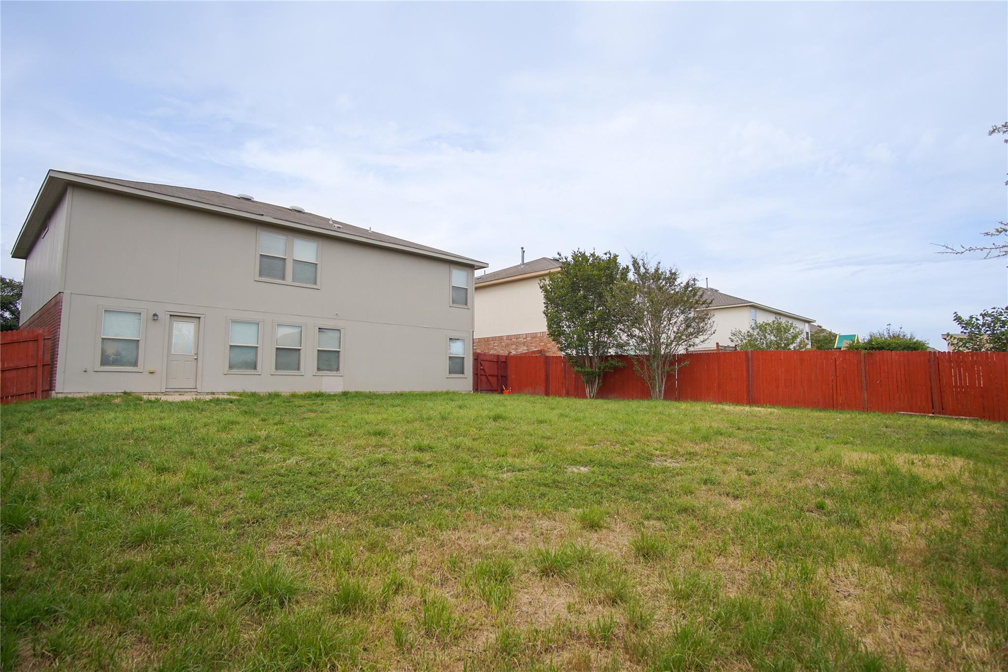 210 Kings Ridge Dr, Buda, TX 78610