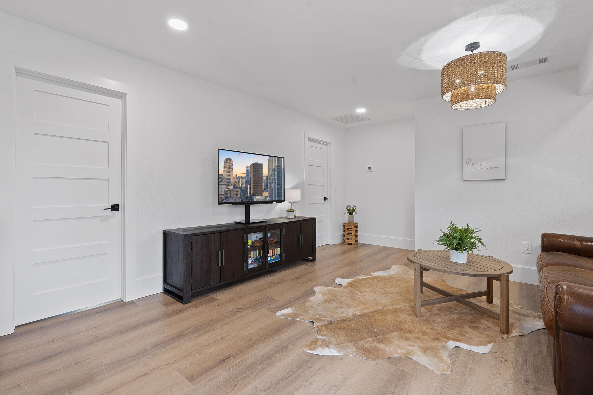 680 S Oak Forest Dr, Dripping Springs, TX 78620