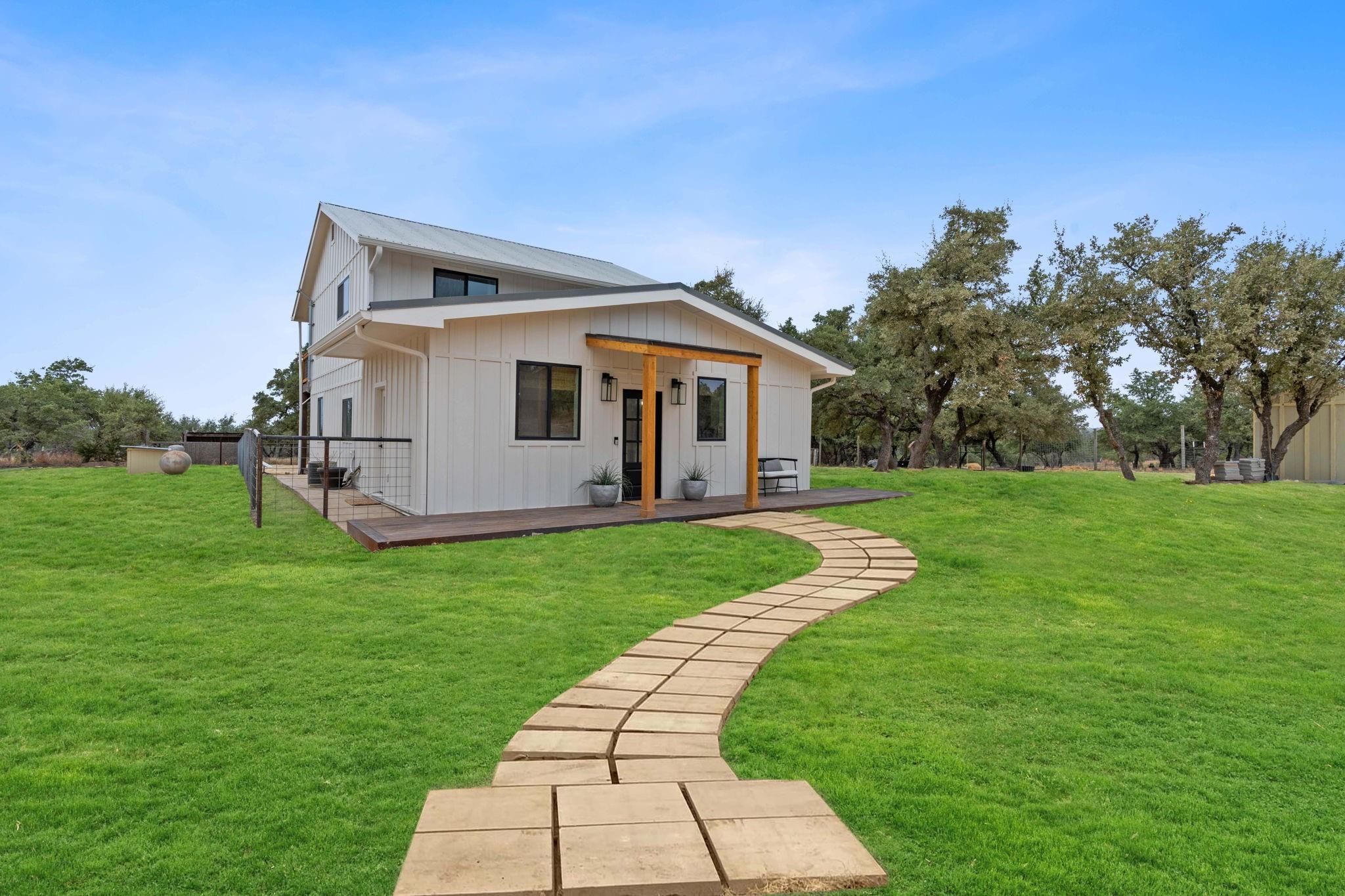 680 S Oak Forest Dr, Dripping Springs, TX 78620