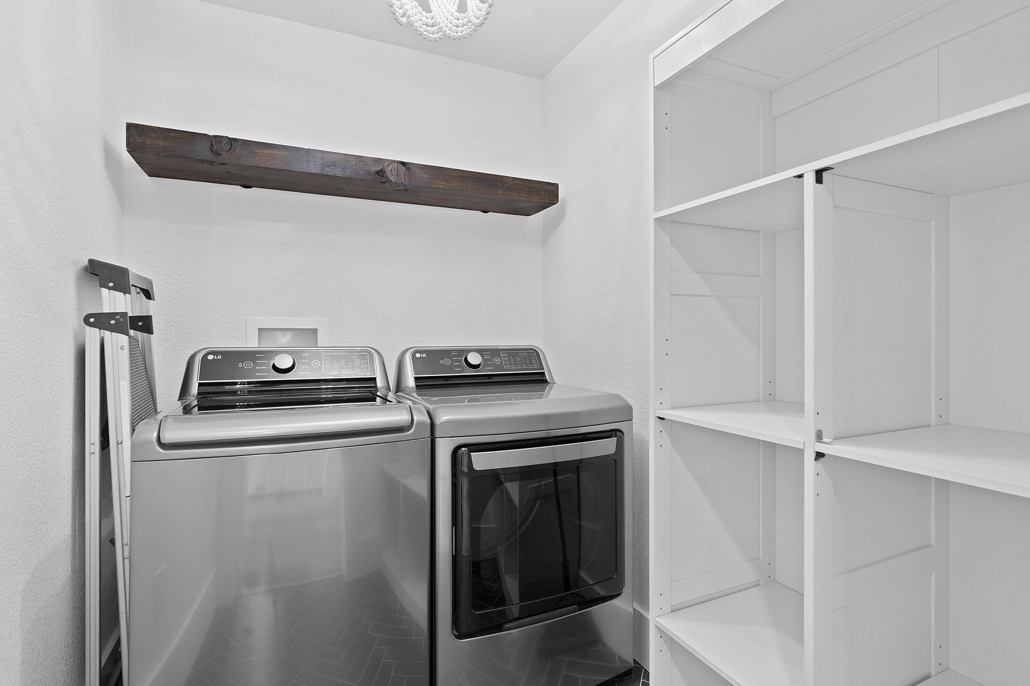 680 S Oak Forest Dr, Dripping Springs, TX 78620