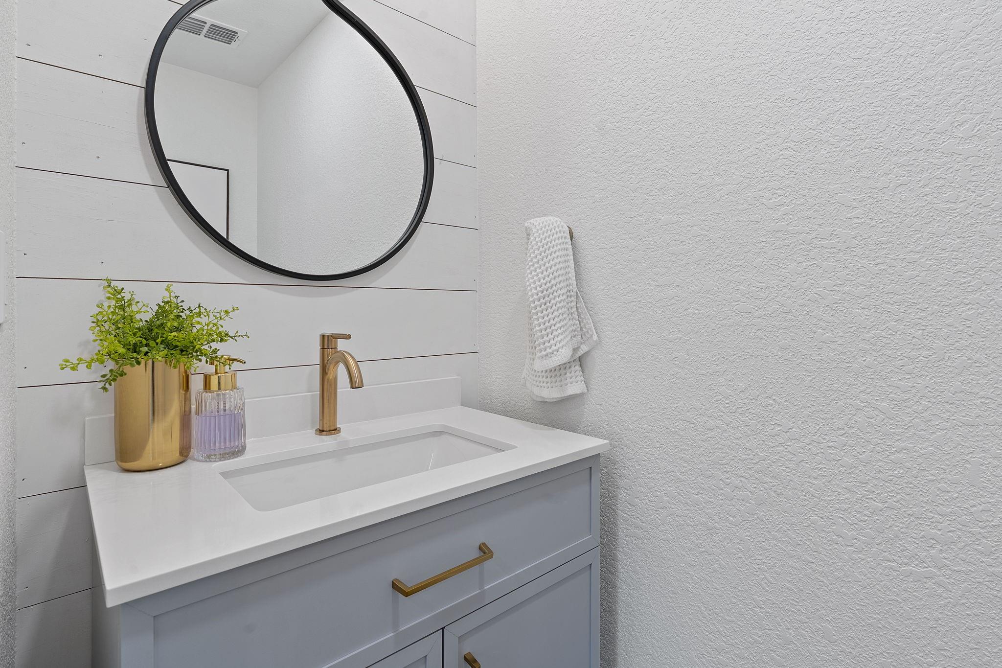 680 S Oak Forest Dr, Dripping Springs, TX 78620