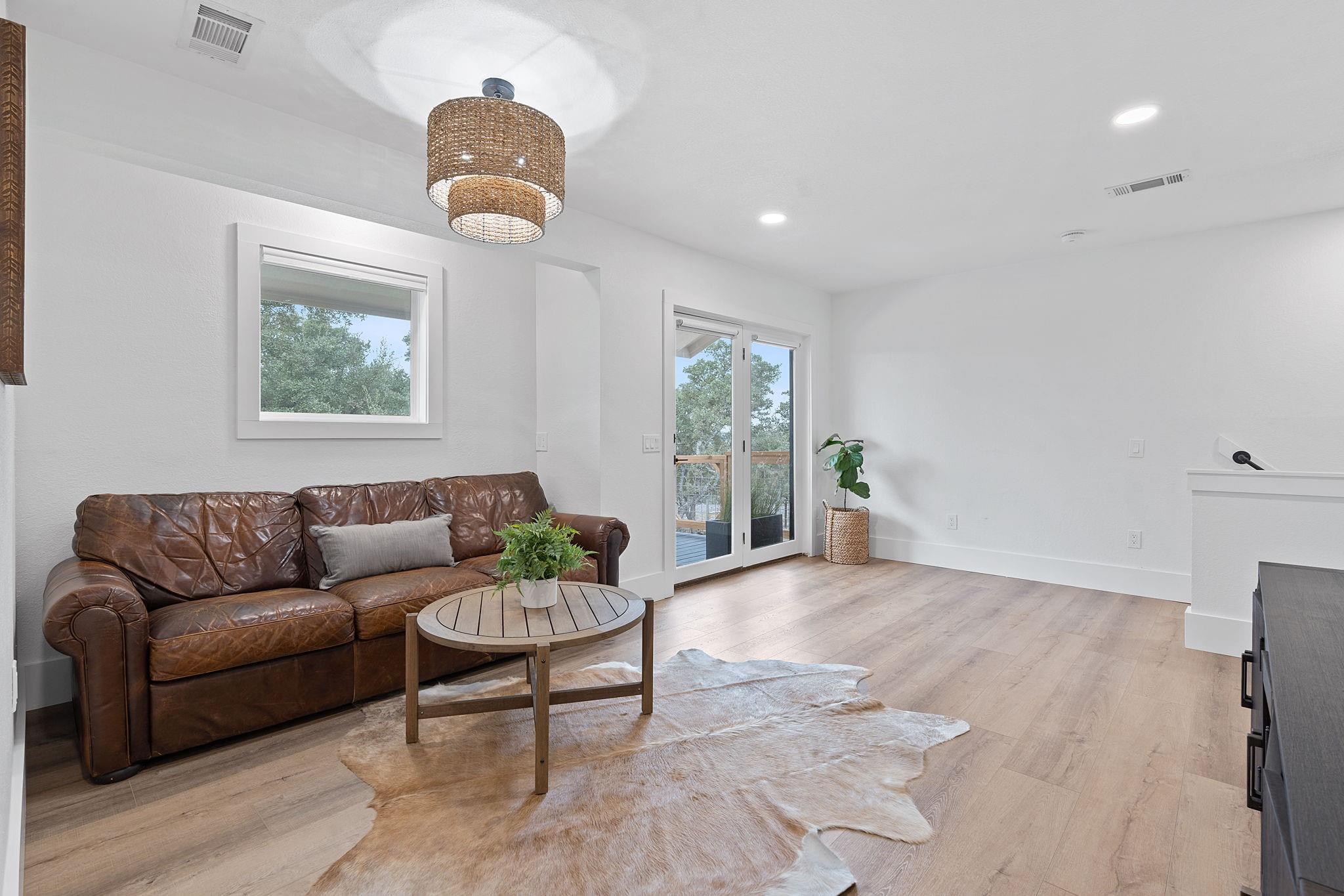 680 S Oak Forest Dr, Dripping Springs, TX 78620