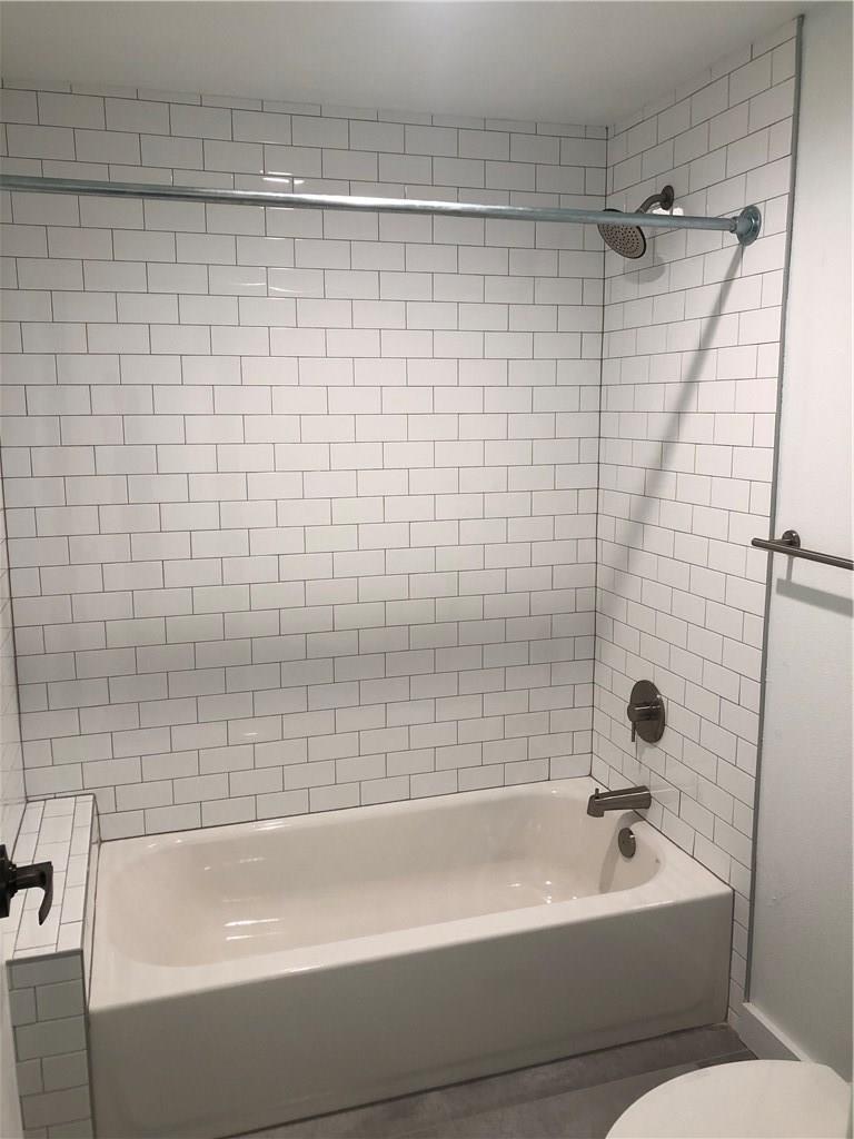 102 E 2nd St # 205, Taylor, TX 76574