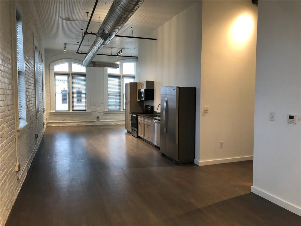 102 E 2nd St # 205, Taylor, TX 76574