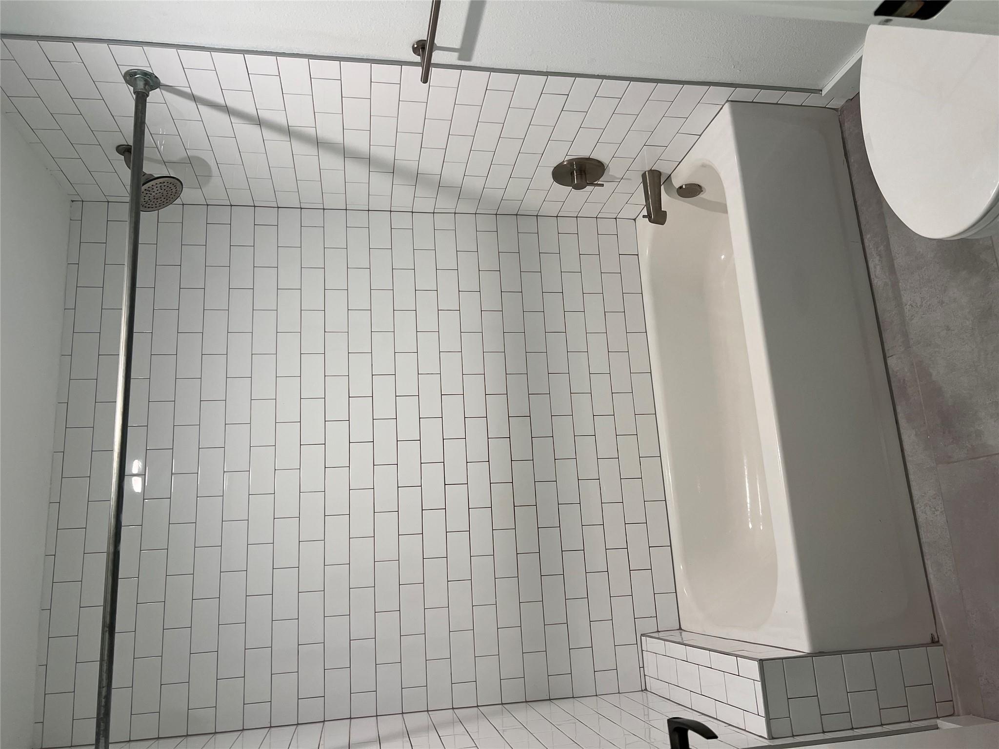 102 E 2nd St # 205, Taylor, TX 76574