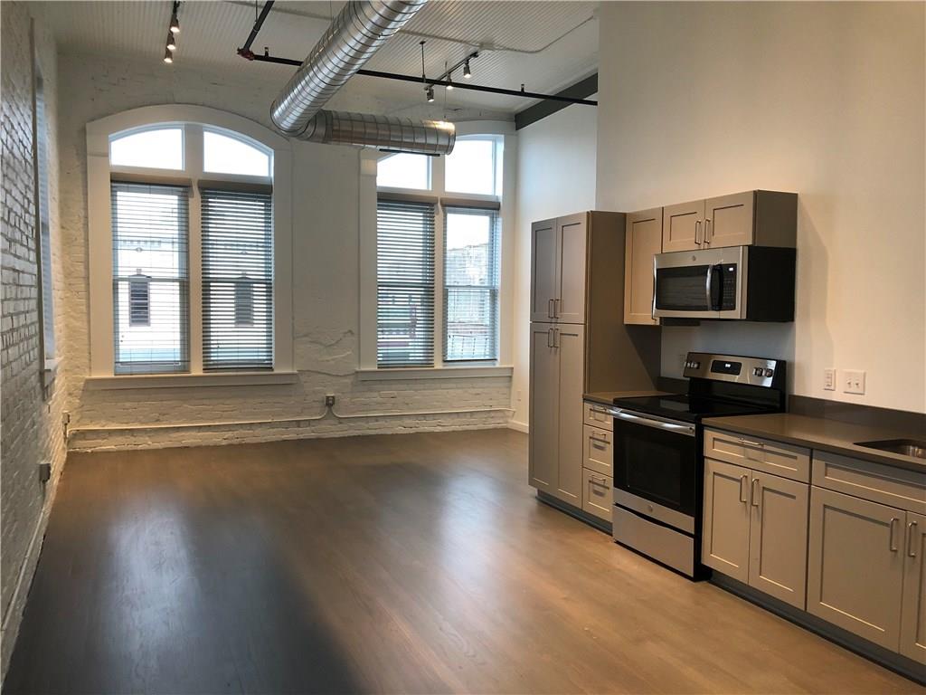 102 E 2nd St # 205, Taylor, TX 76574