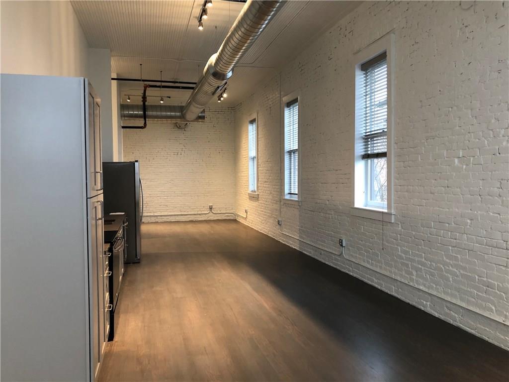 102 E 2nd St # 205, Taylor, TX 76574