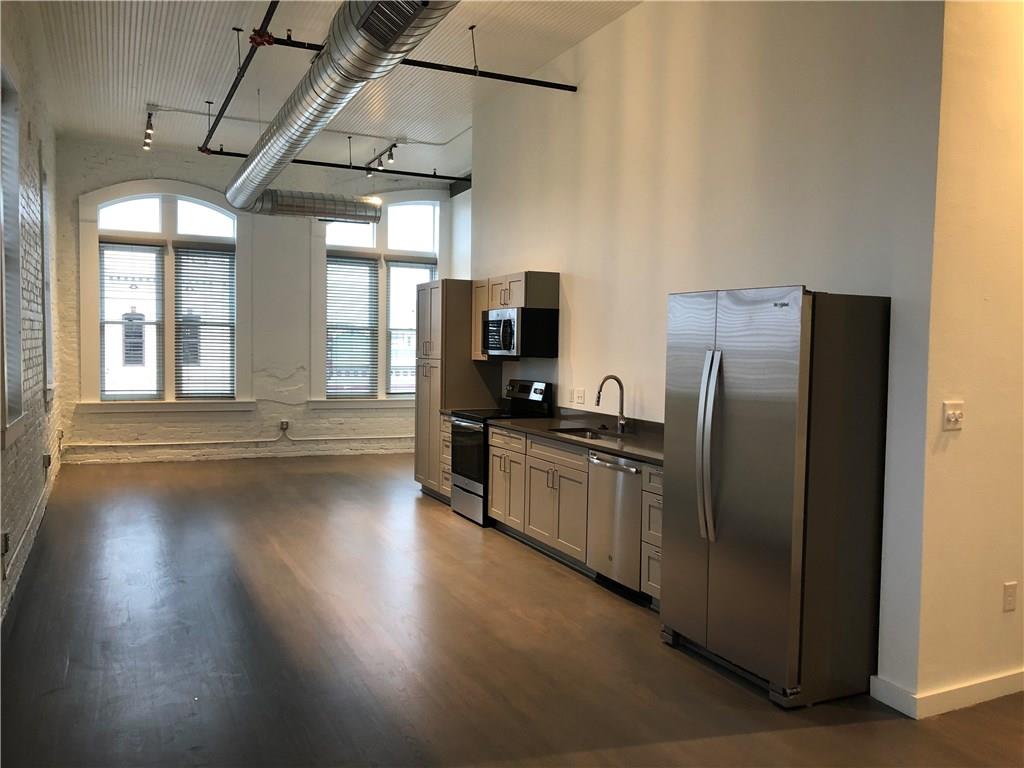 102 E 2nd St # 205, Taylor, TX 76574