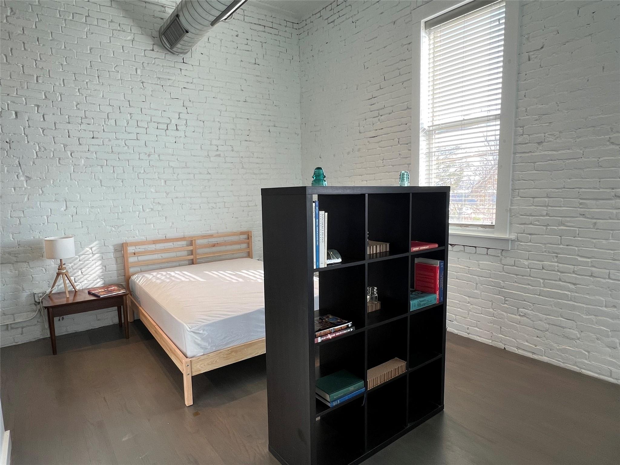 102 E 2nd St # 205, Taylor, TX 76574