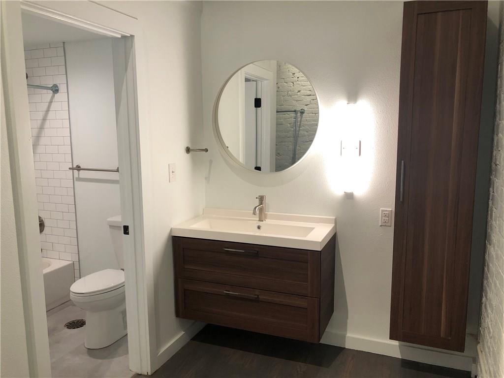 102 E 2nd St # 205, Taylor, TX 76574