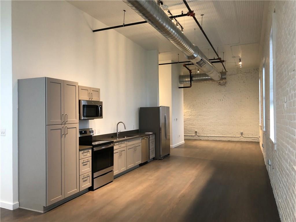 102 E 2nd St # 205, Taylor, TX 76574