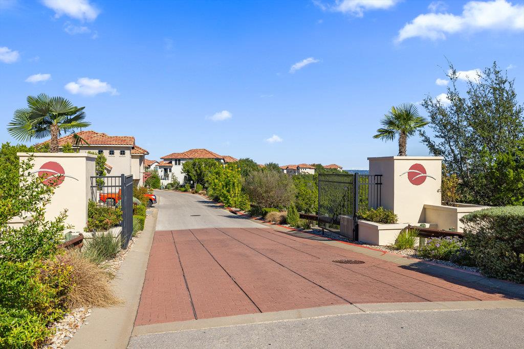 205 HONEY CREEK Ct, Lakeway, TX 78738