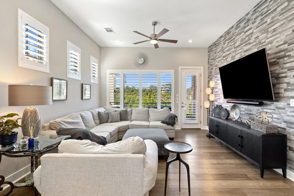 205 HONEY CREEK Ct, Lakeway, TX 78738