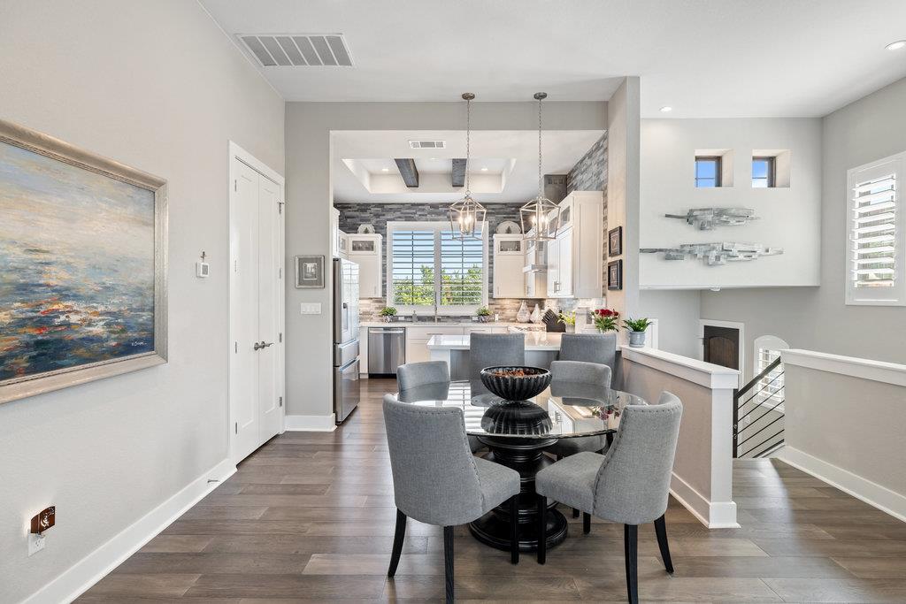 205 HONEY CREEK Ct, Lakeway, TX 78738