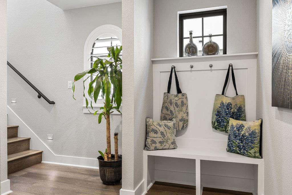 205 HONEY CREEK Ct, Lakeway, TX 78738