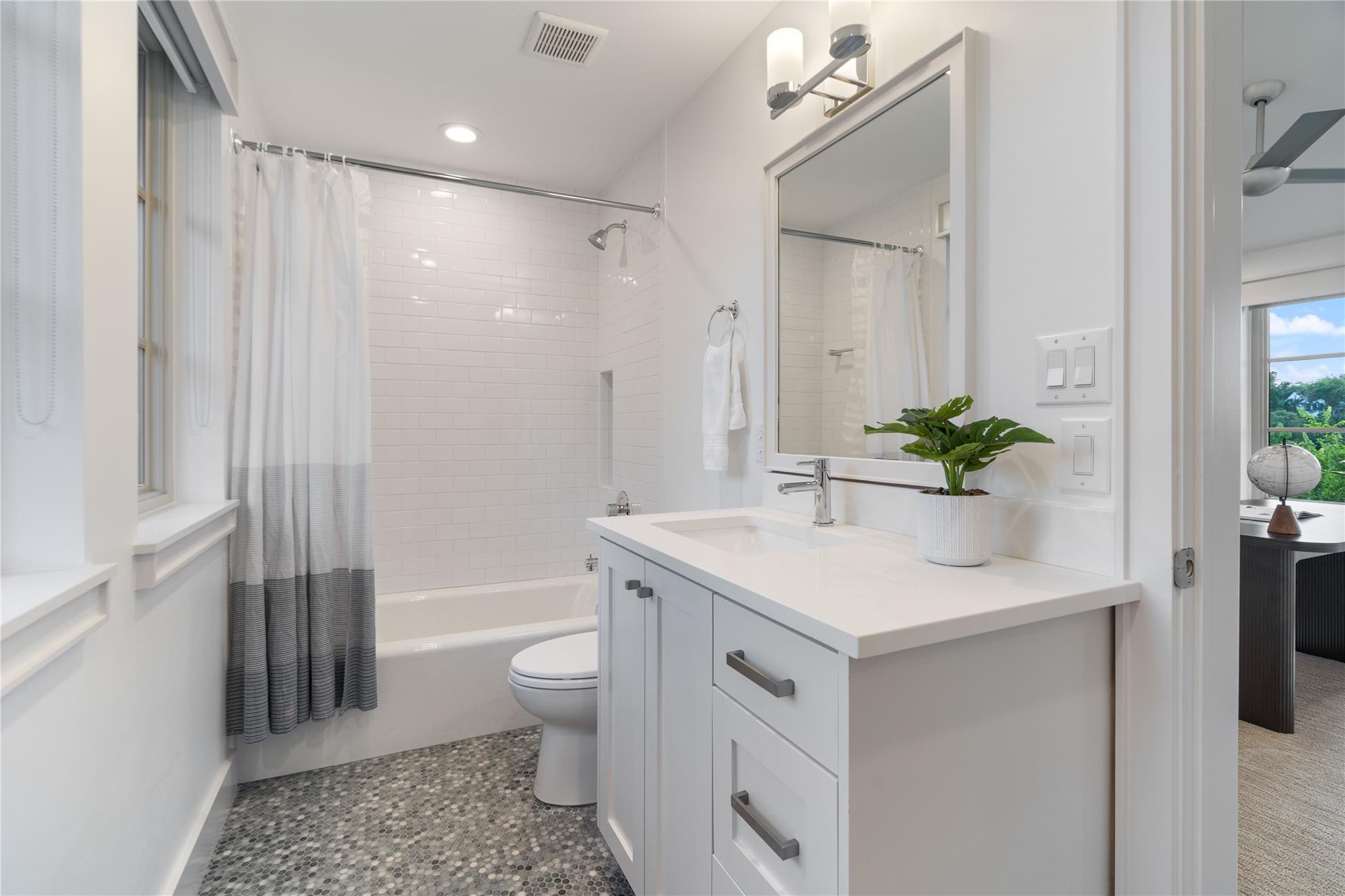 2902 Cedarview Dr, Austin, TX 78704