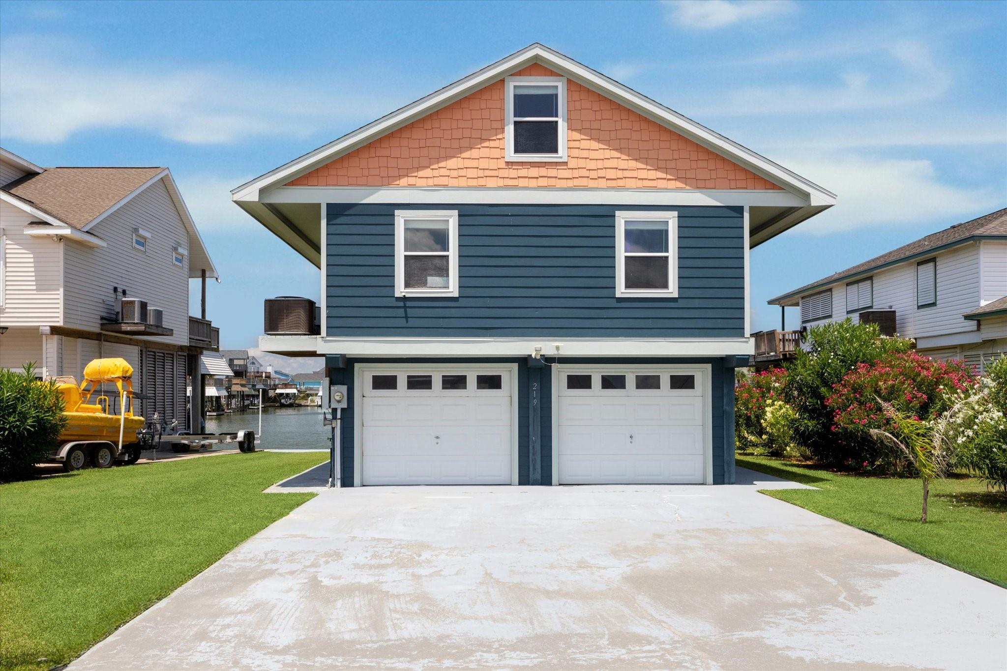 219 Bora Bora Dr, Galveston, TX 77554