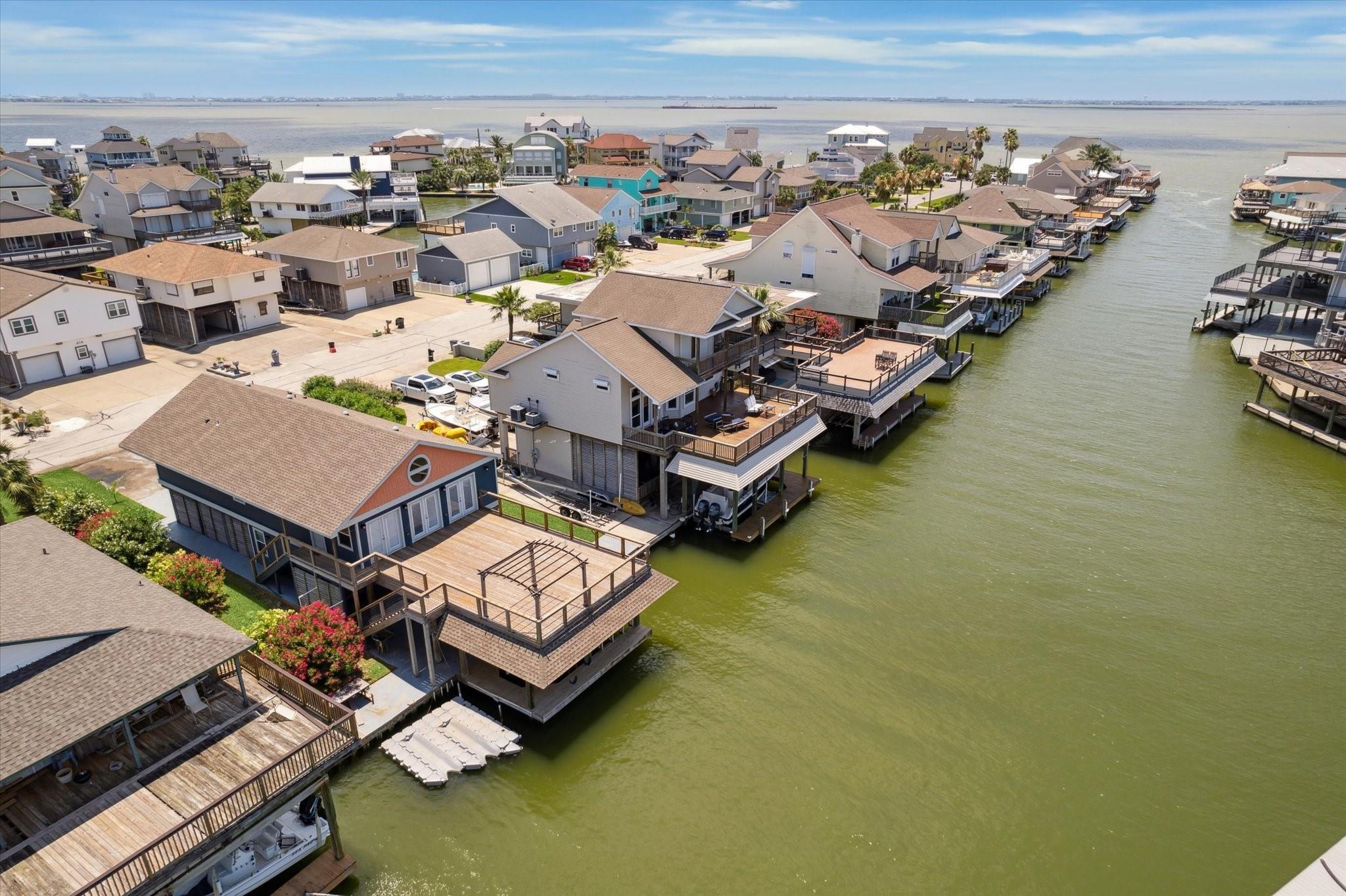 219 Bora Bora Dr, Galveston, TX 77554