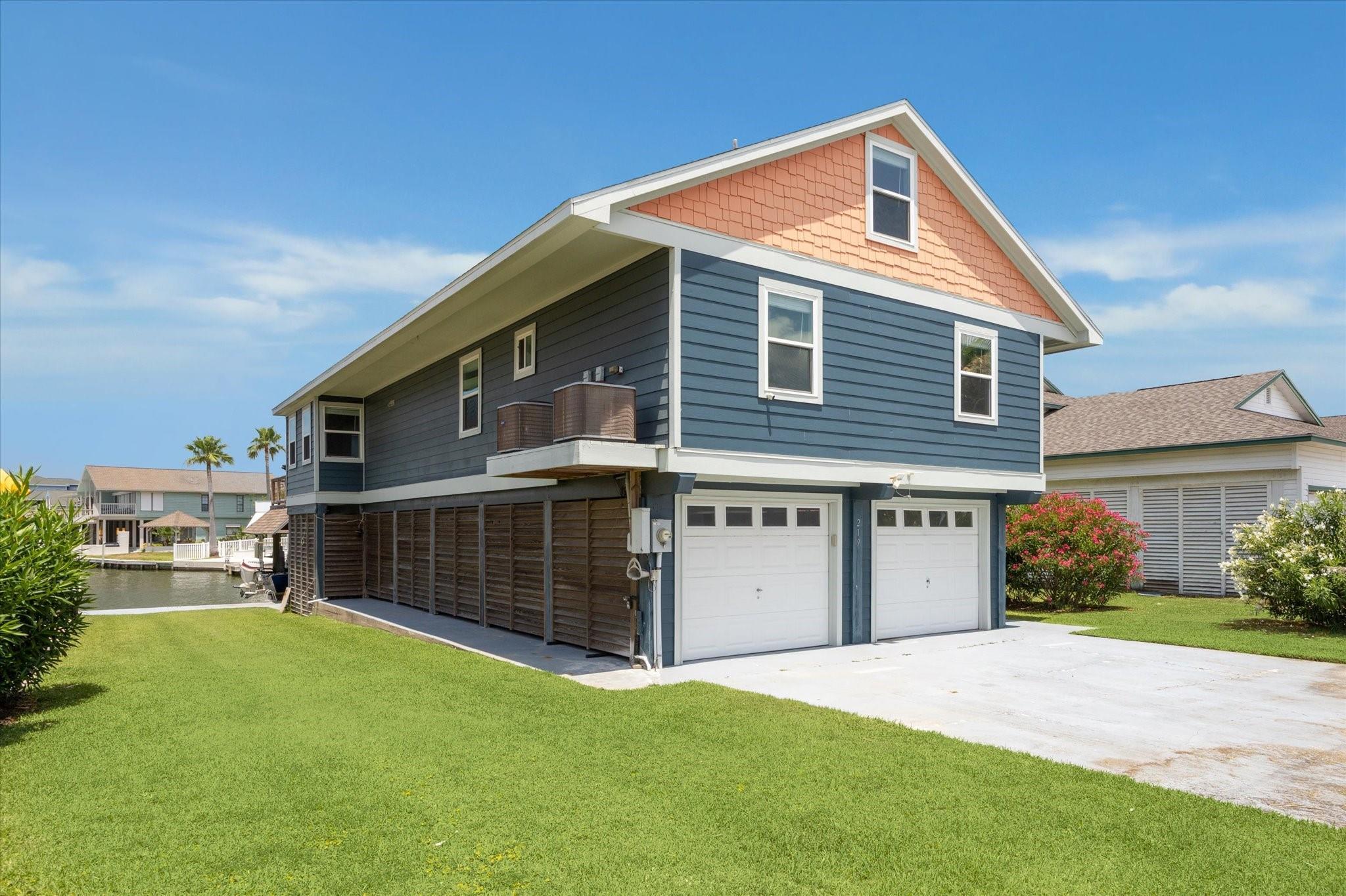 219 Bora Bora Dr, Galveston, TX 77554