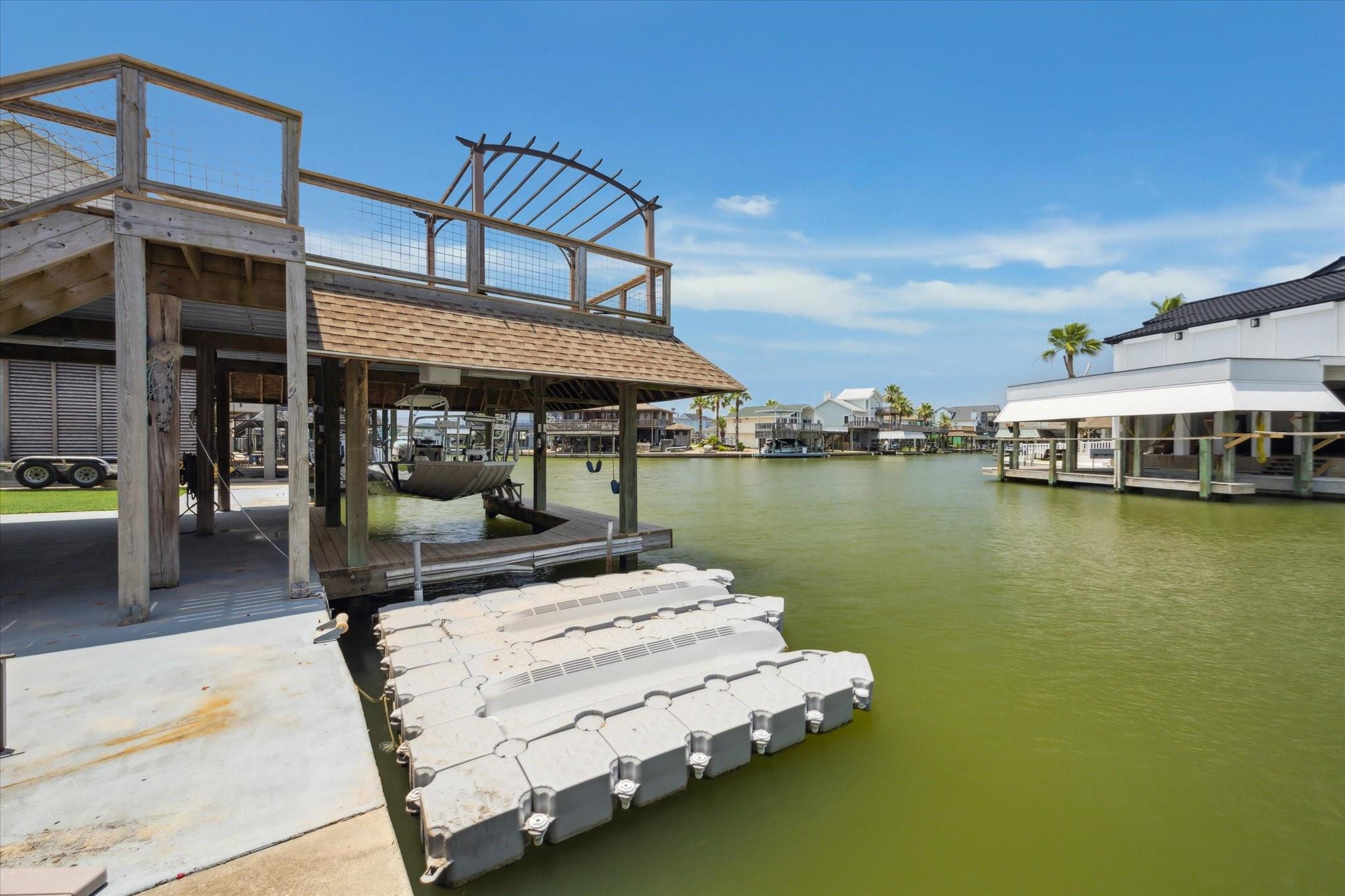 219 Bora Bora Dr, Galveston, TX 77554