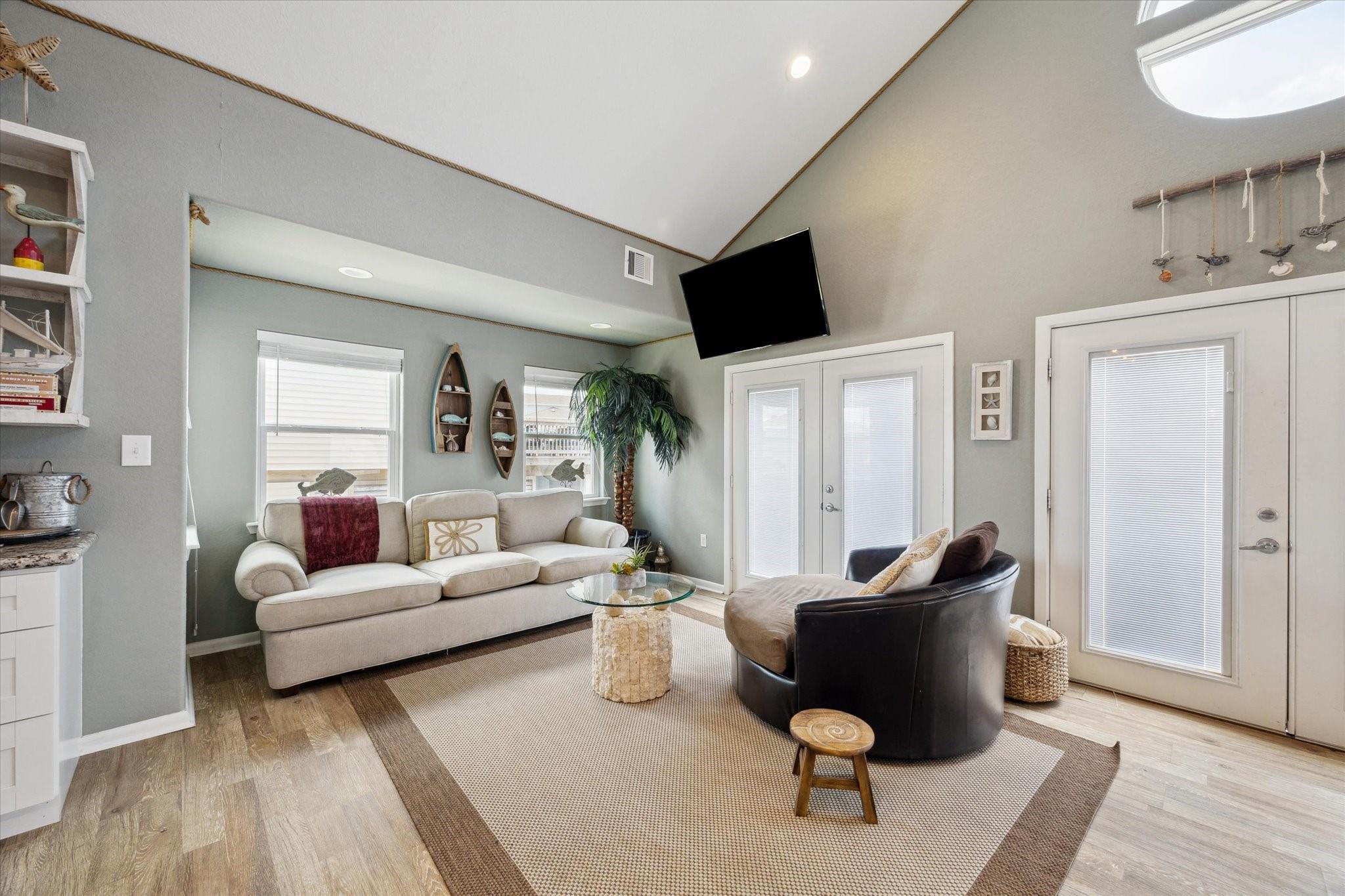 219 Bora Bora Dr, Galveston, TX 77554