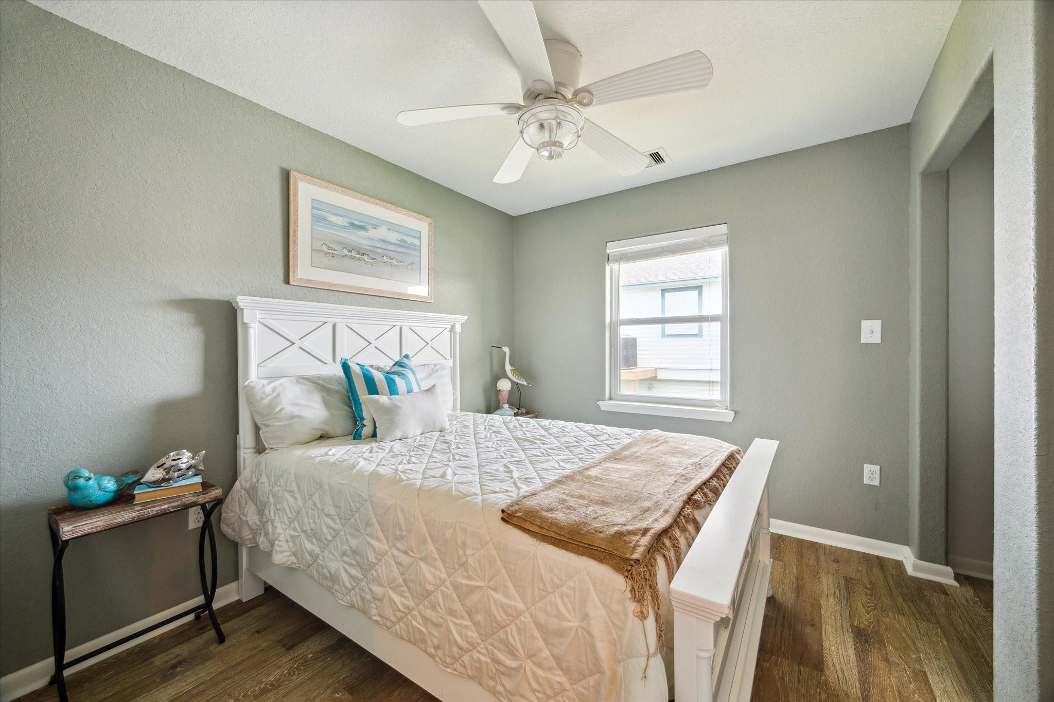 219 Bora Bora Dr, Galveston, TX 77554