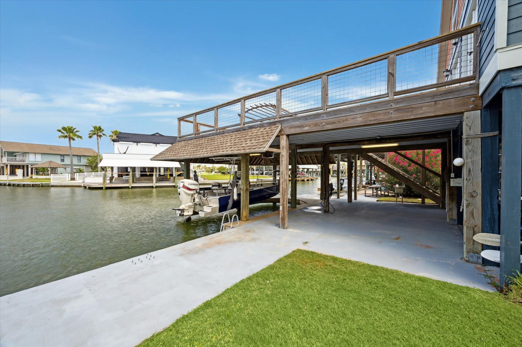 219 Bora Bora Dr, Galveston, TX 77554