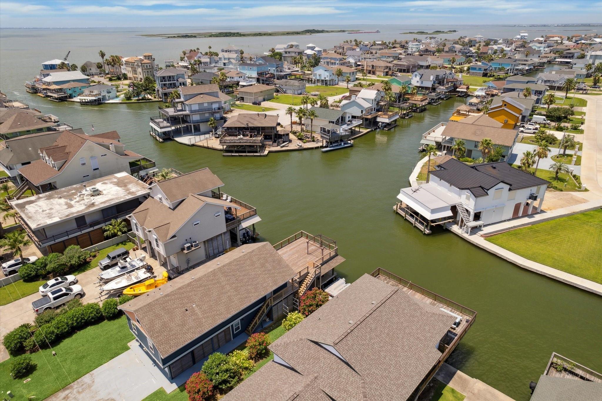 219 Bora Bora Dr, Galveston, TX 77554