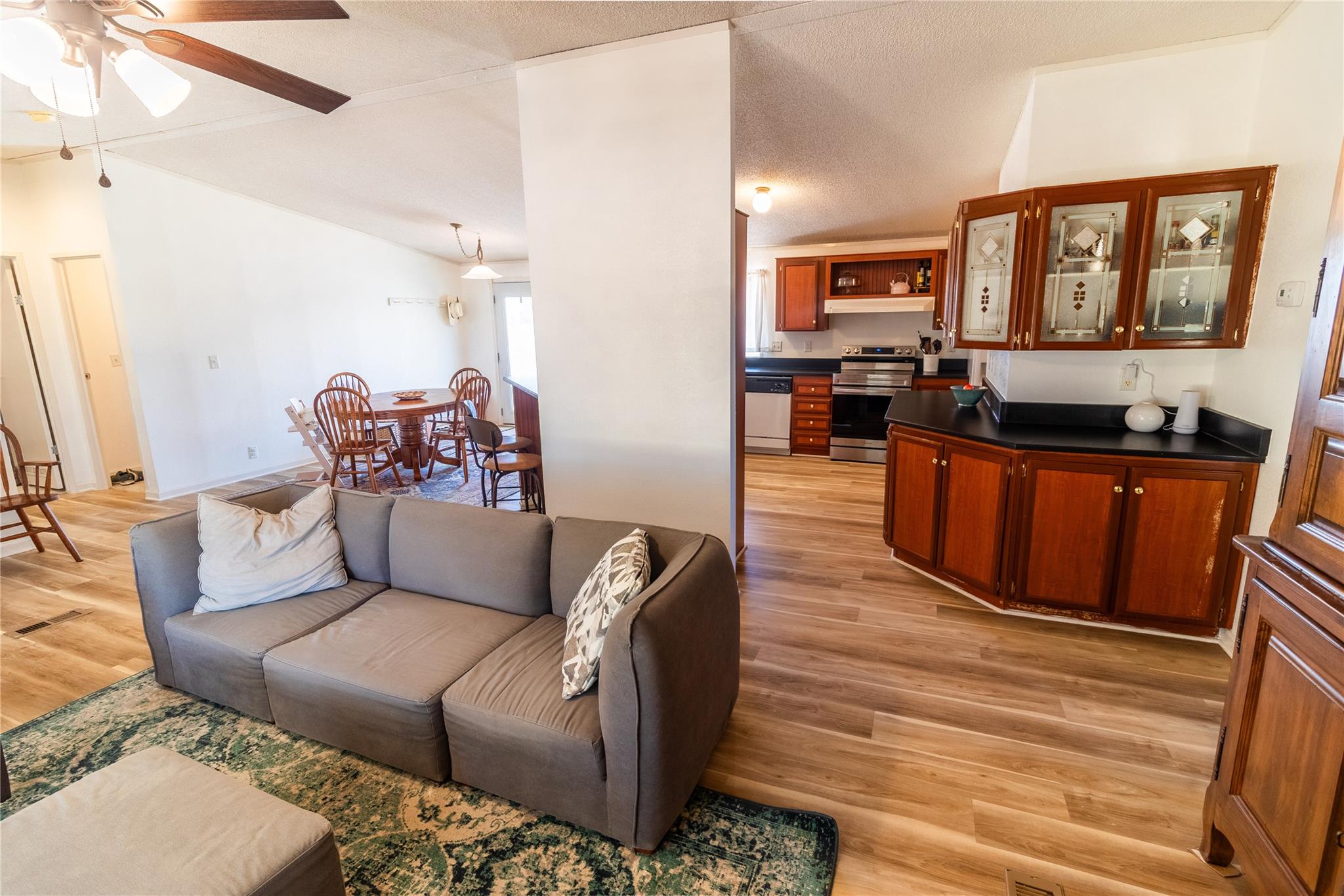 250 Rocky Rd, Lockhart, TX 78644