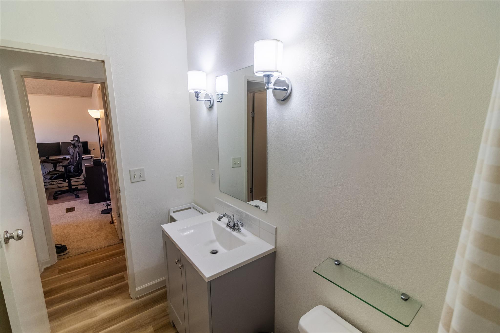 250 Rocky Rd, Lockhart, TX 78644