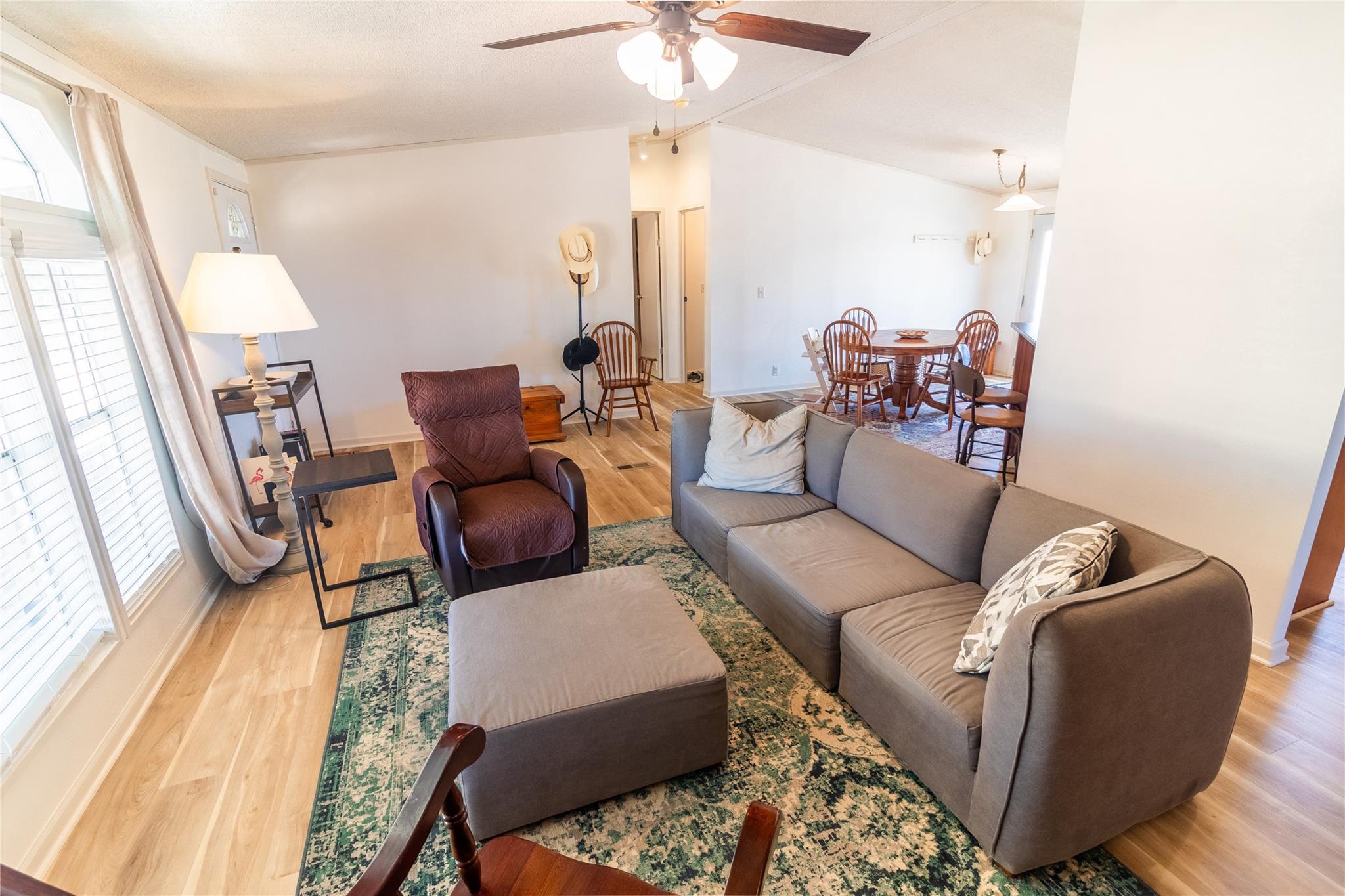 250 Rocky Rd, Lockhart, TX 78644