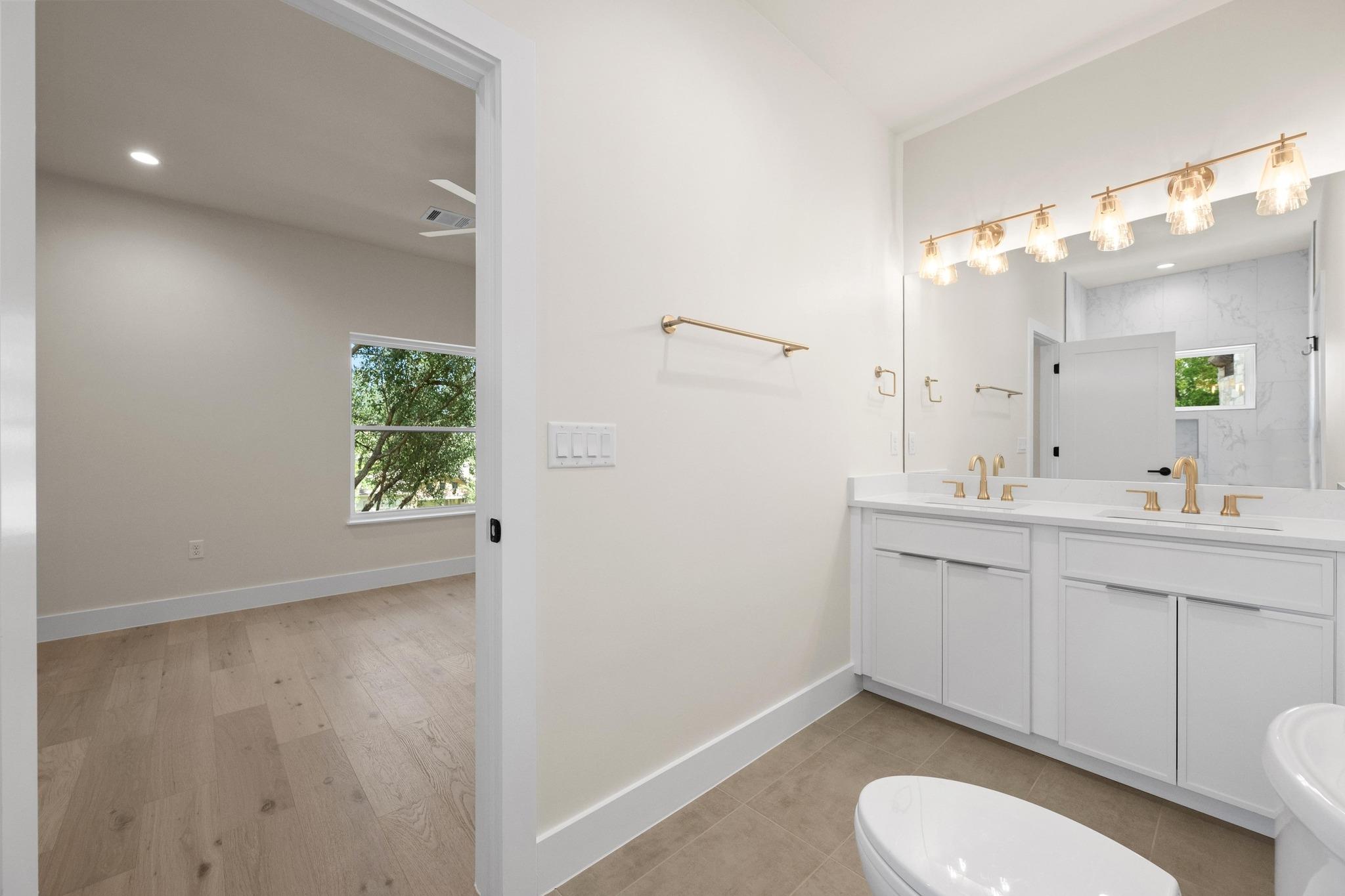 13 Autumn Oaks Dr # A, Lakeway, TX 78738