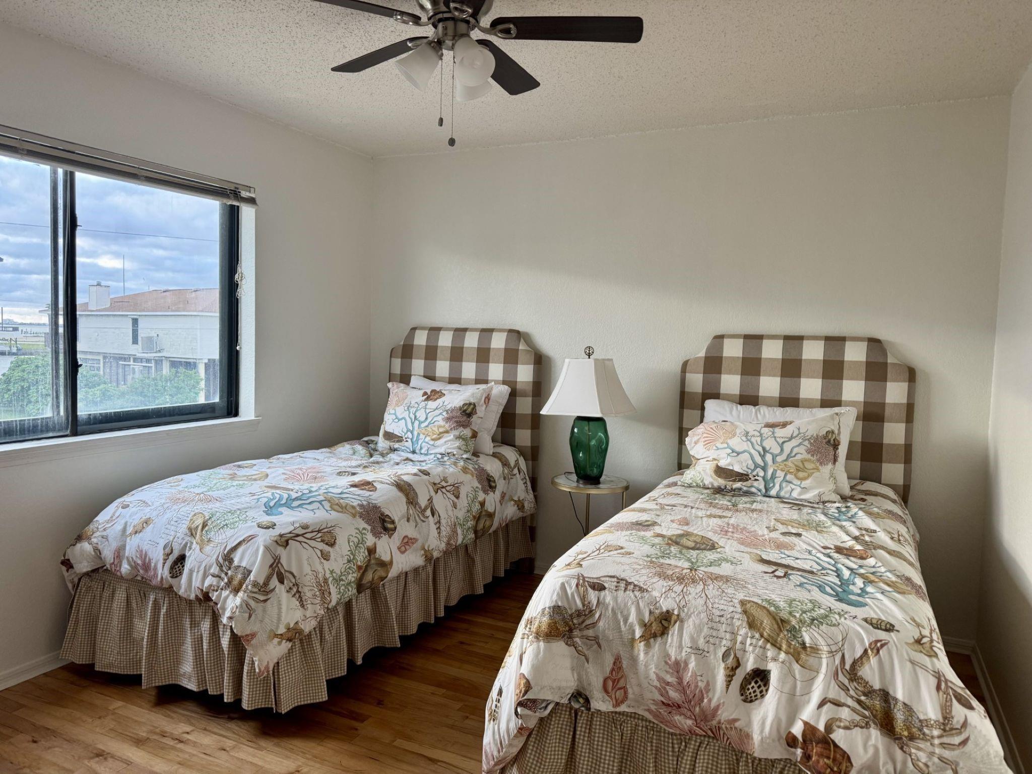 339 Admiral Cir, Galveston, TX 77554