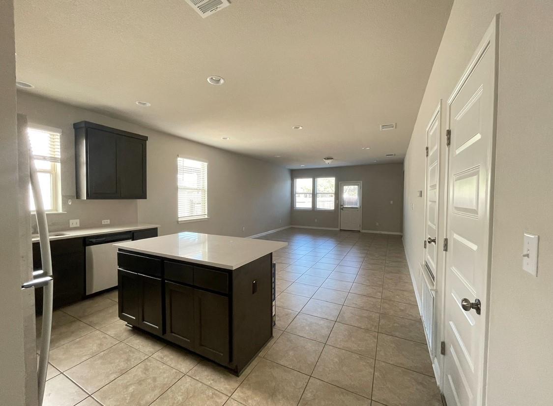 2340 Pecan Island Dr, Leander, TX 78641