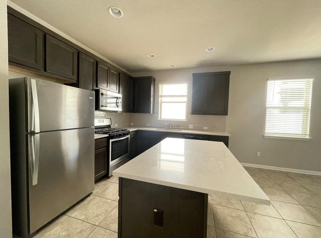 2340 Pecan Island Dr, Leander, TX 78641