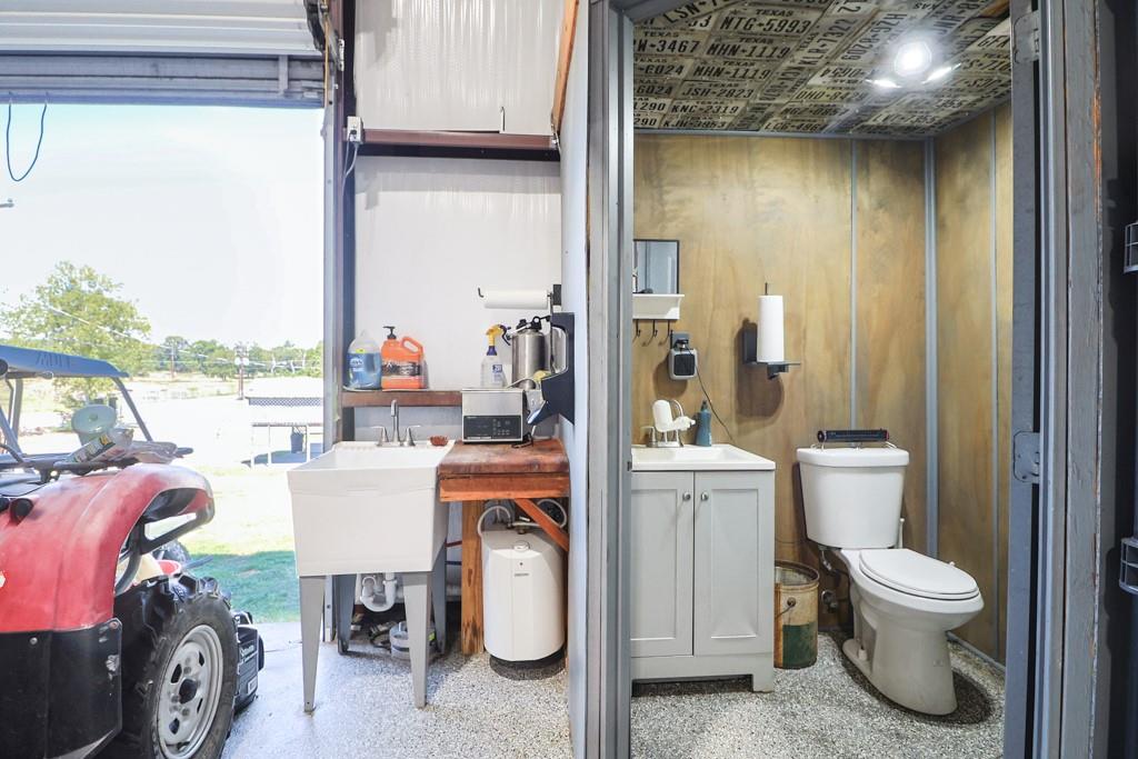 415 State Highway 36 S Highway, Caldwell, TX 77836