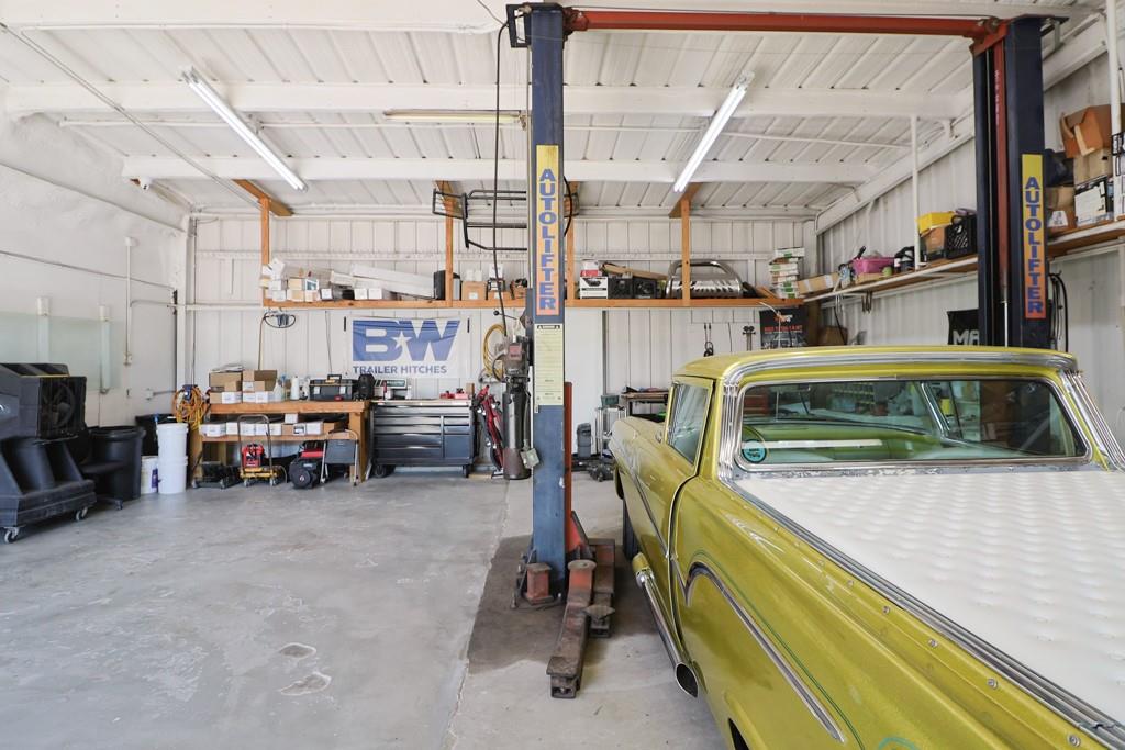 415 State Highway 36 S Highway, Caldwell, TX 77836