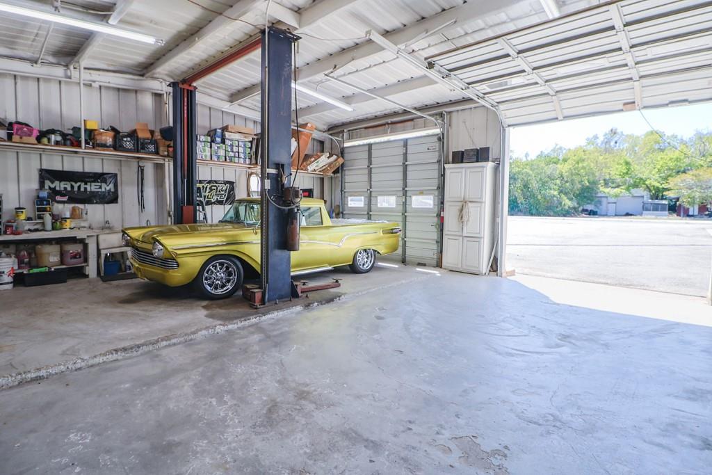 415 State Highway 36 S Highway, Caldwell, TX 77836