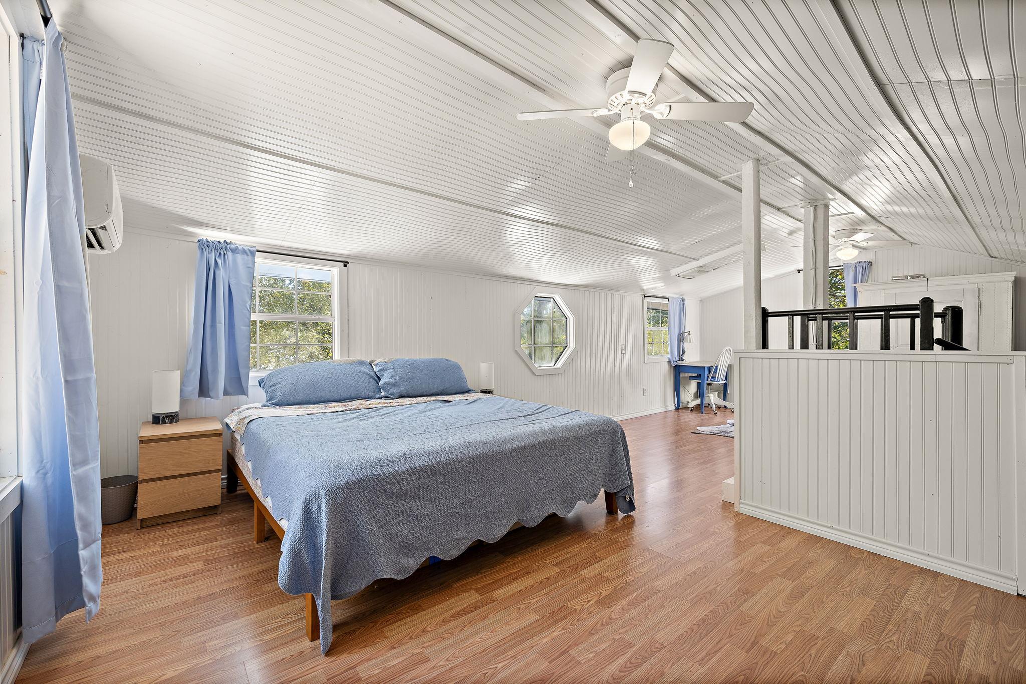 131 Moccasin Bend Dr, Smithville, TX 78957