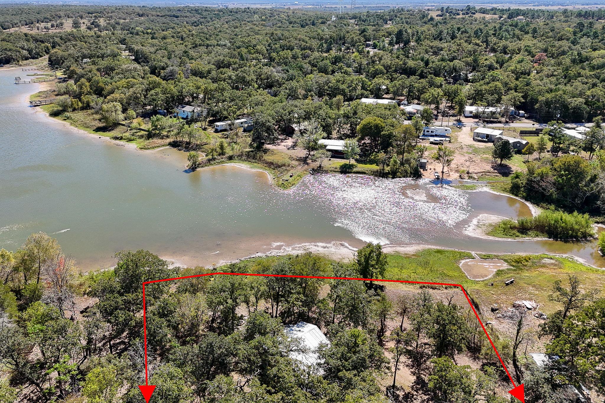 131 Moccasin Bend Dr, Smithville, TX 78957