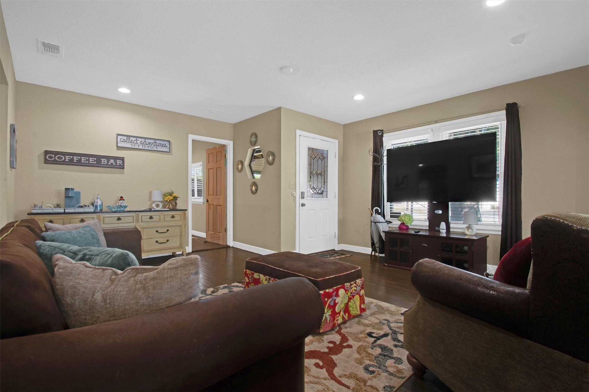 1236 S Academy Ave S, New Braunfels, TX 78130