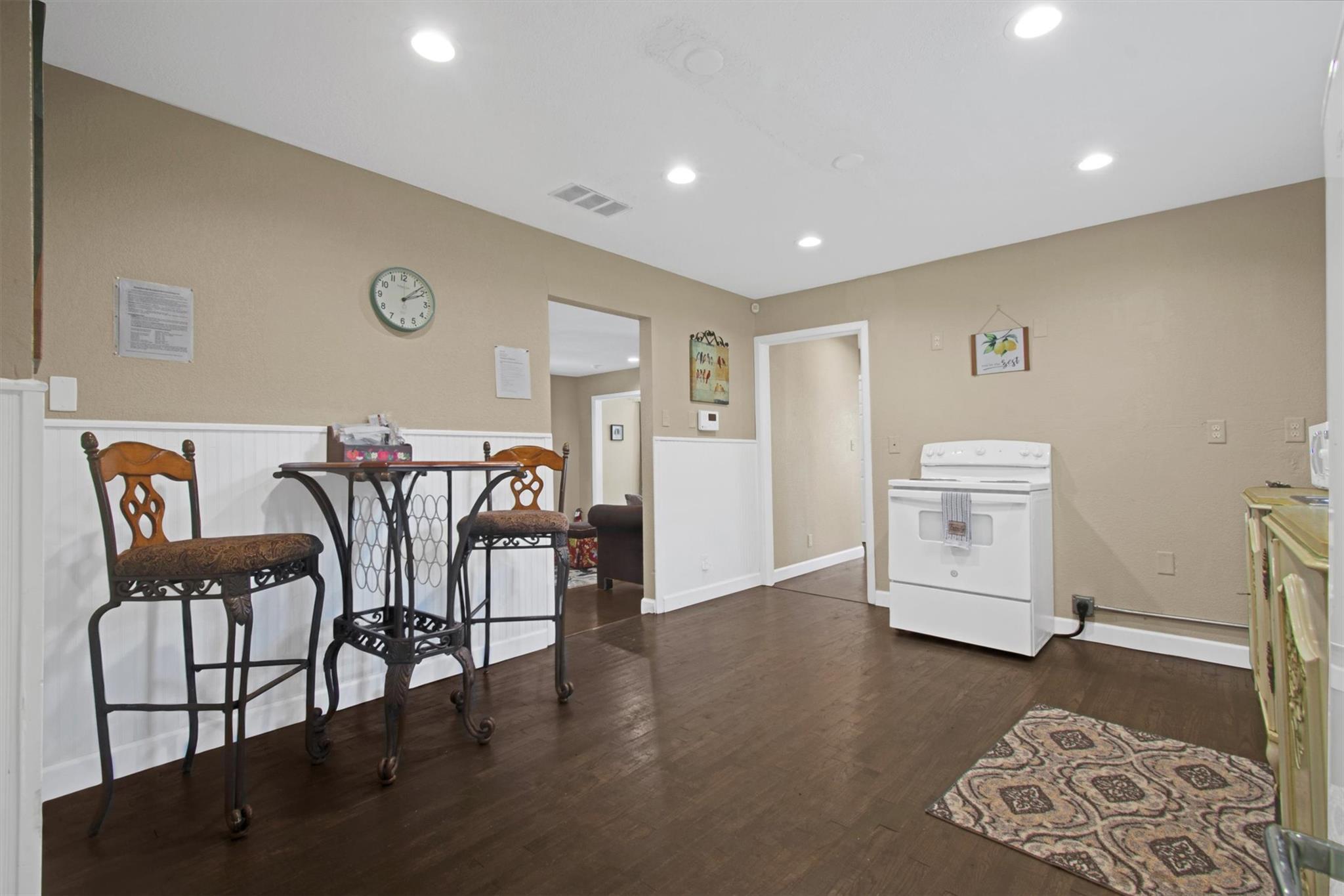 1236 S Academy Ave S, New Braunfels, TX 78130