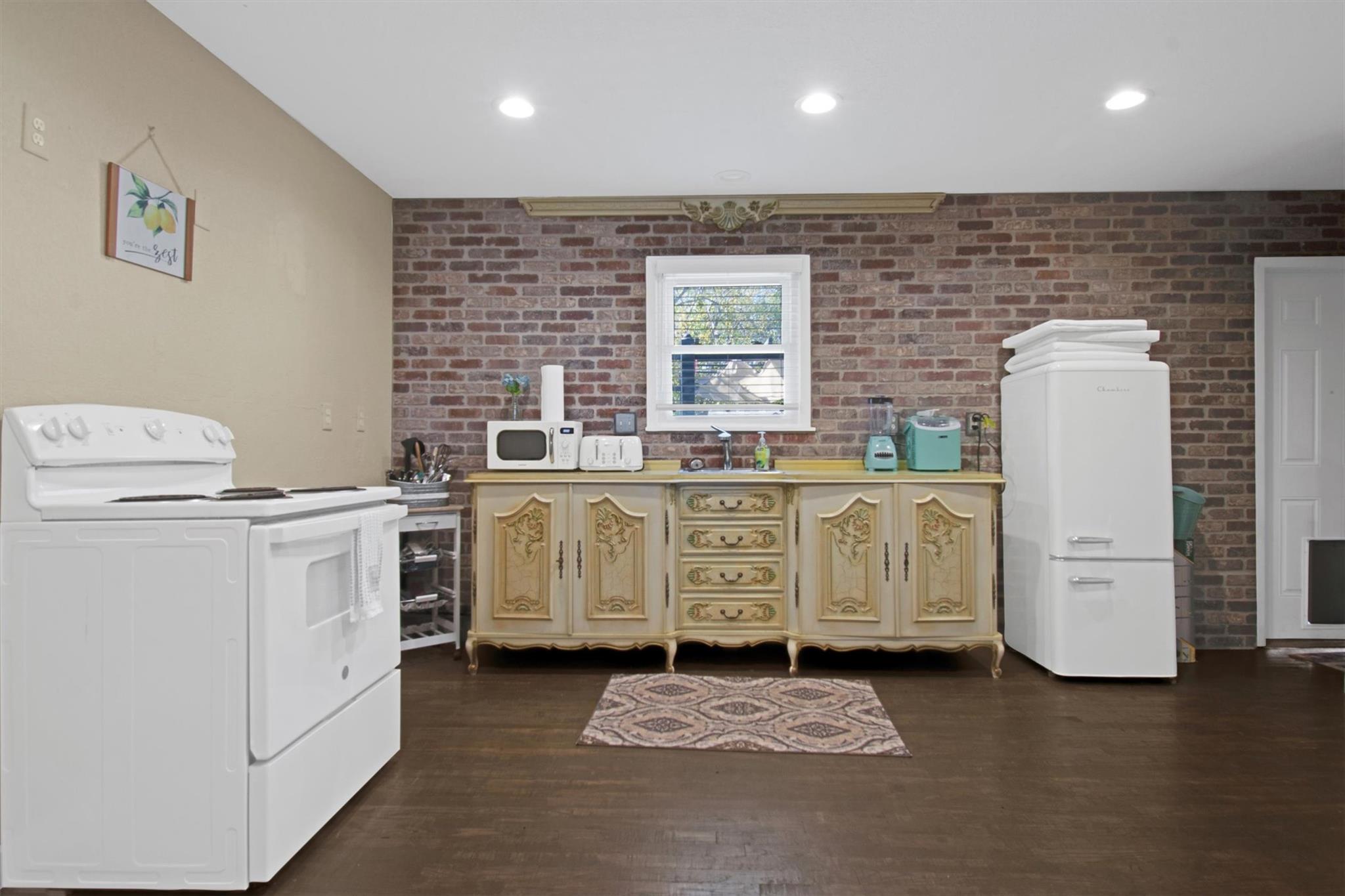 1236 S Academy Ave S, New Braunfels, TX 78130