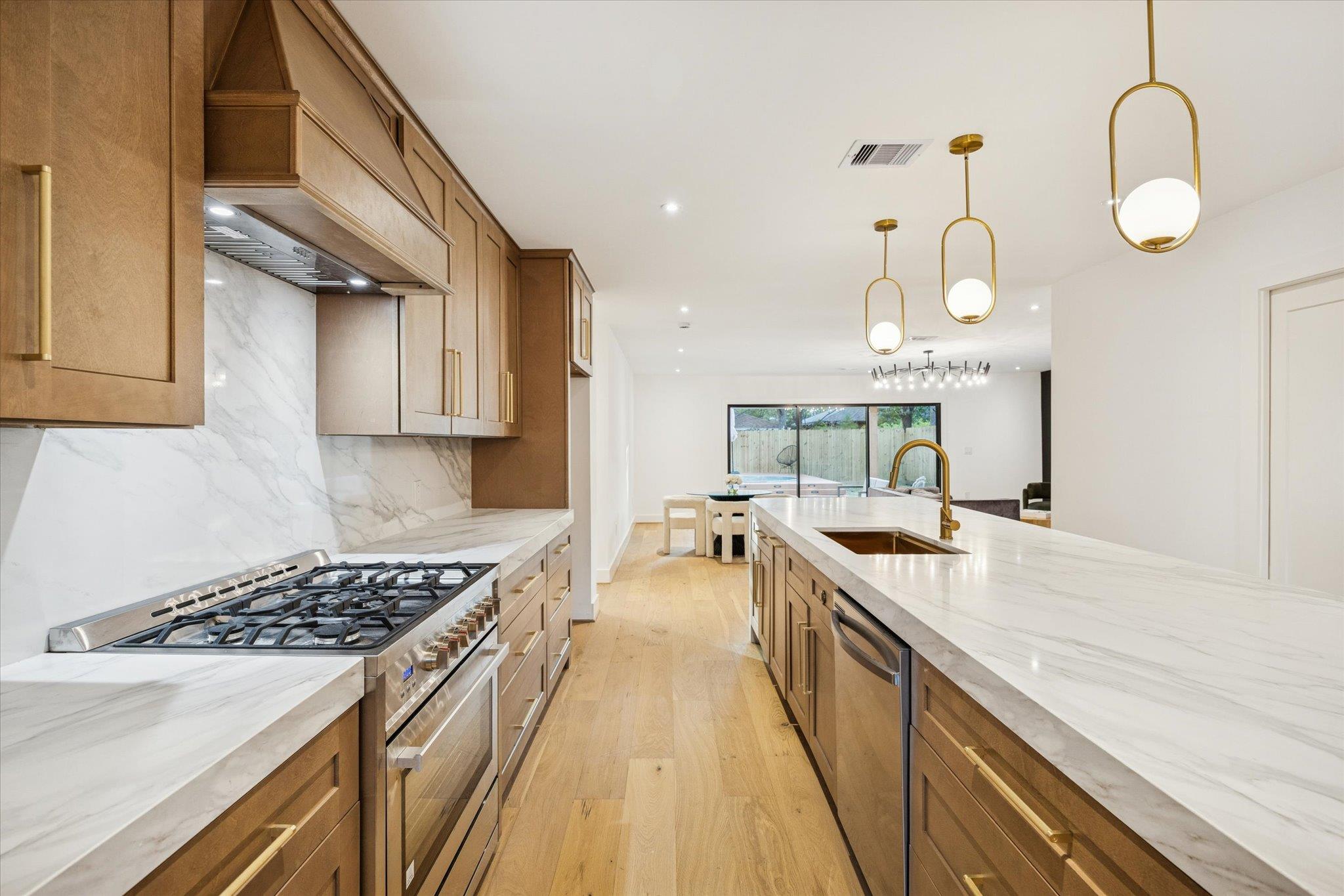 1611 Ridgehaven Dr, Austin, TX 78723