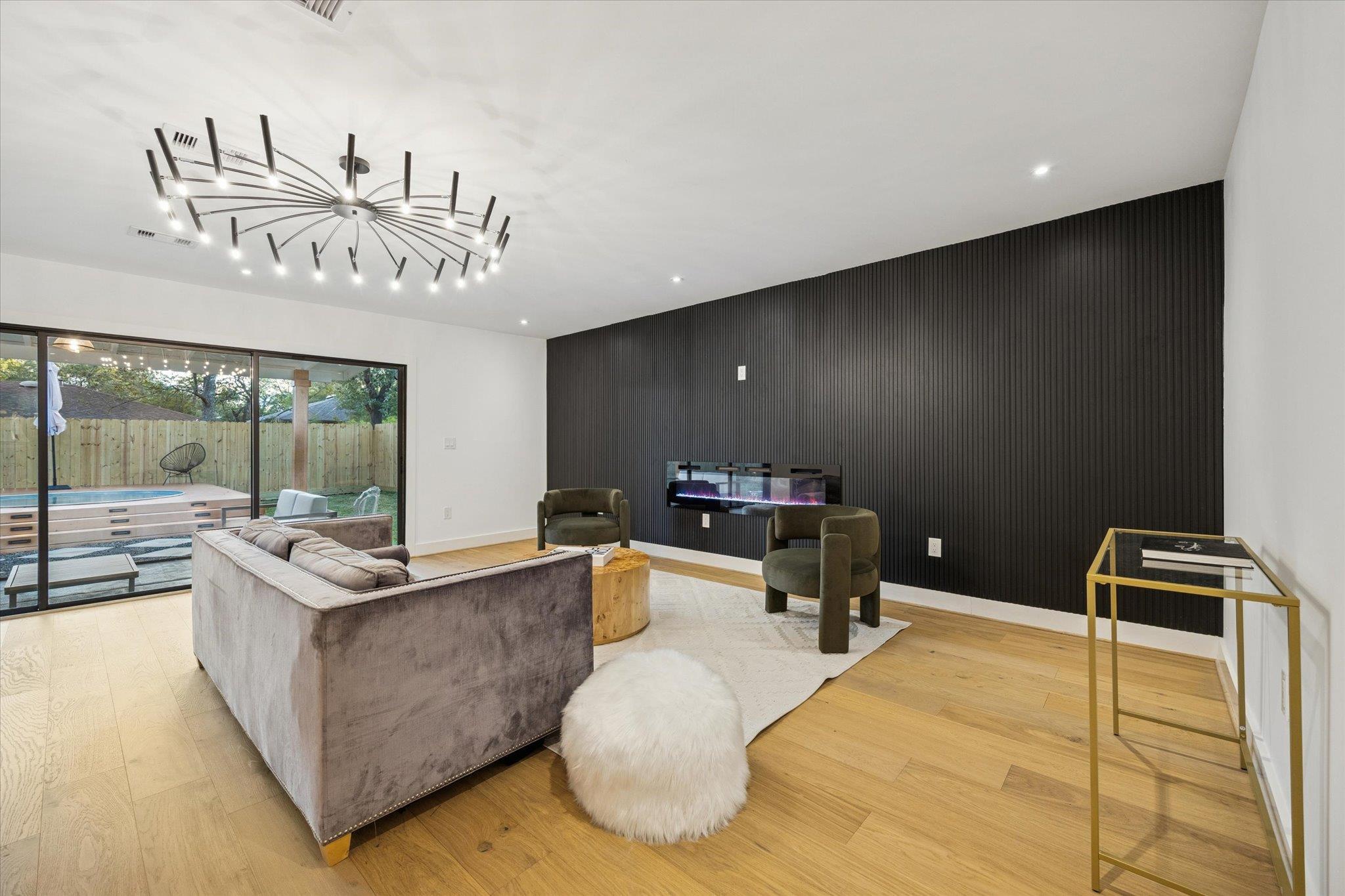 1611 Ridgehaven Dr, Austin, TX 78723