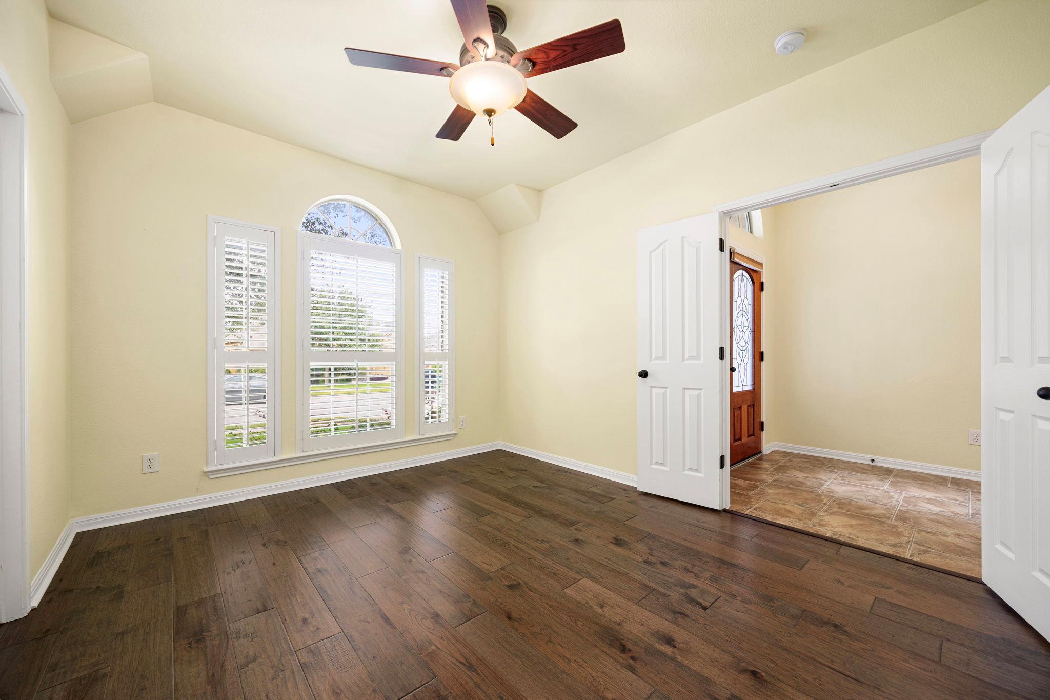 1512 Elkins Ln, Cedar Park, TX 78613