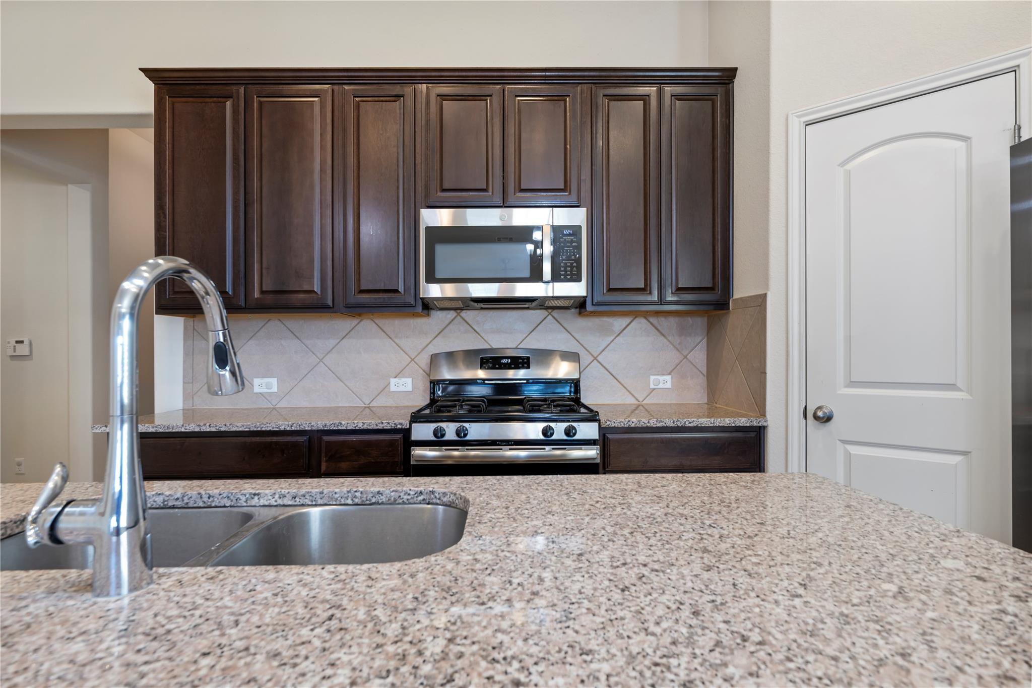 2925 Scout Pony Dr, Leander, TX 78641