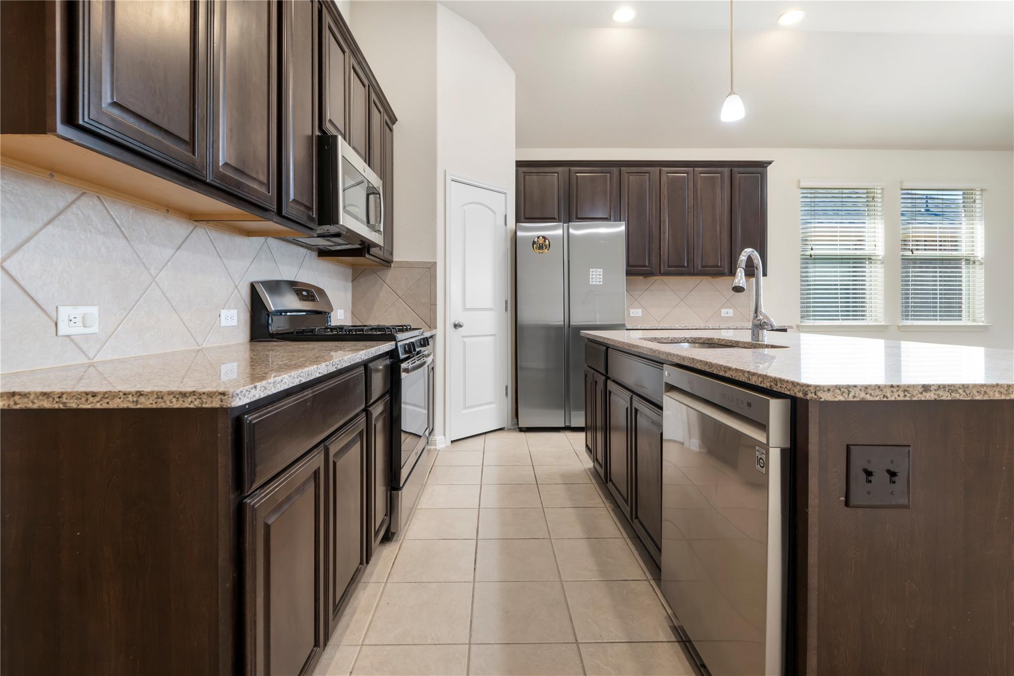 2925 Scout Pony Dr, Leander, TX 78641