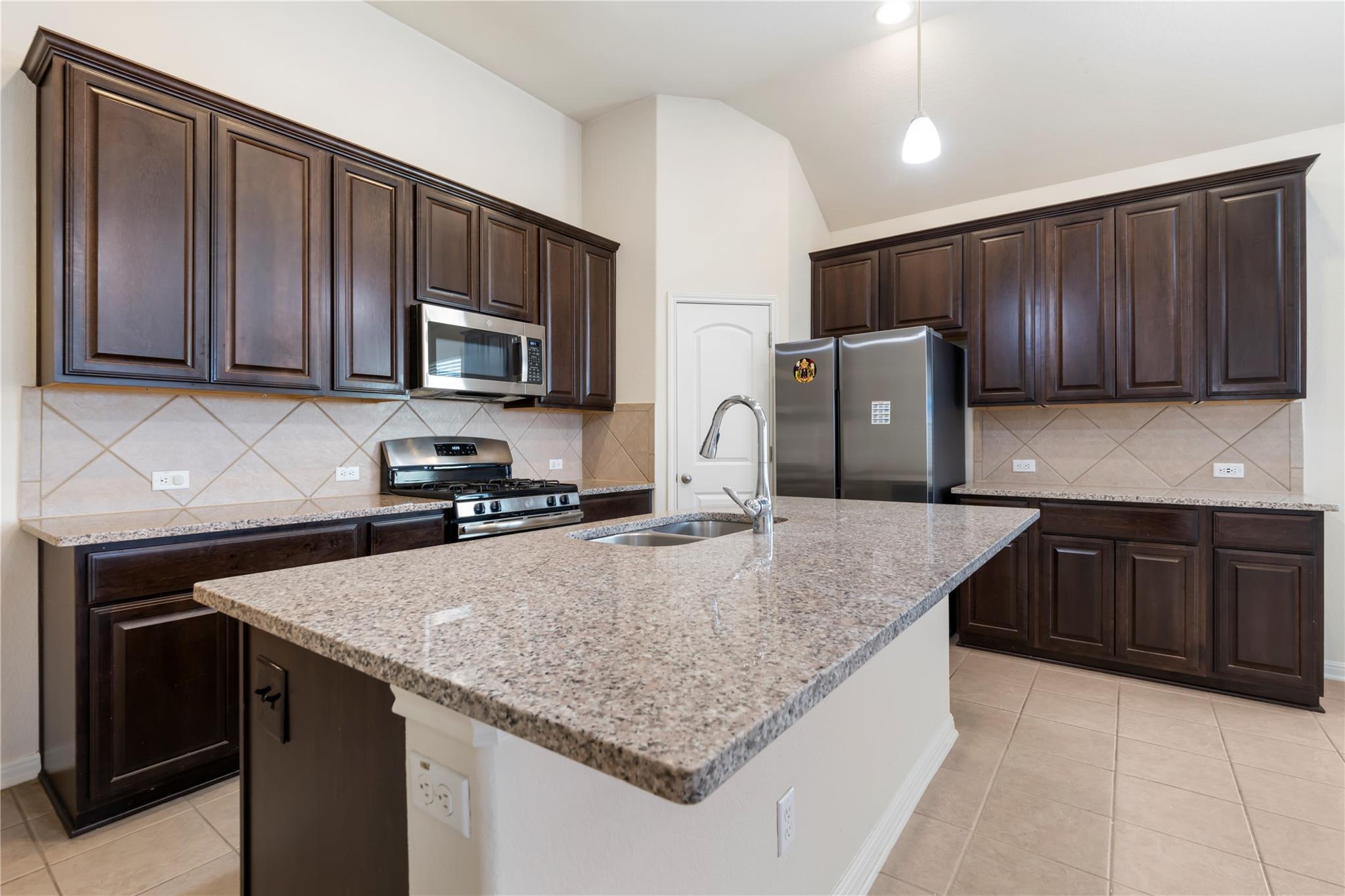 2925 Scout Pony Dr, Leander, TX 78641